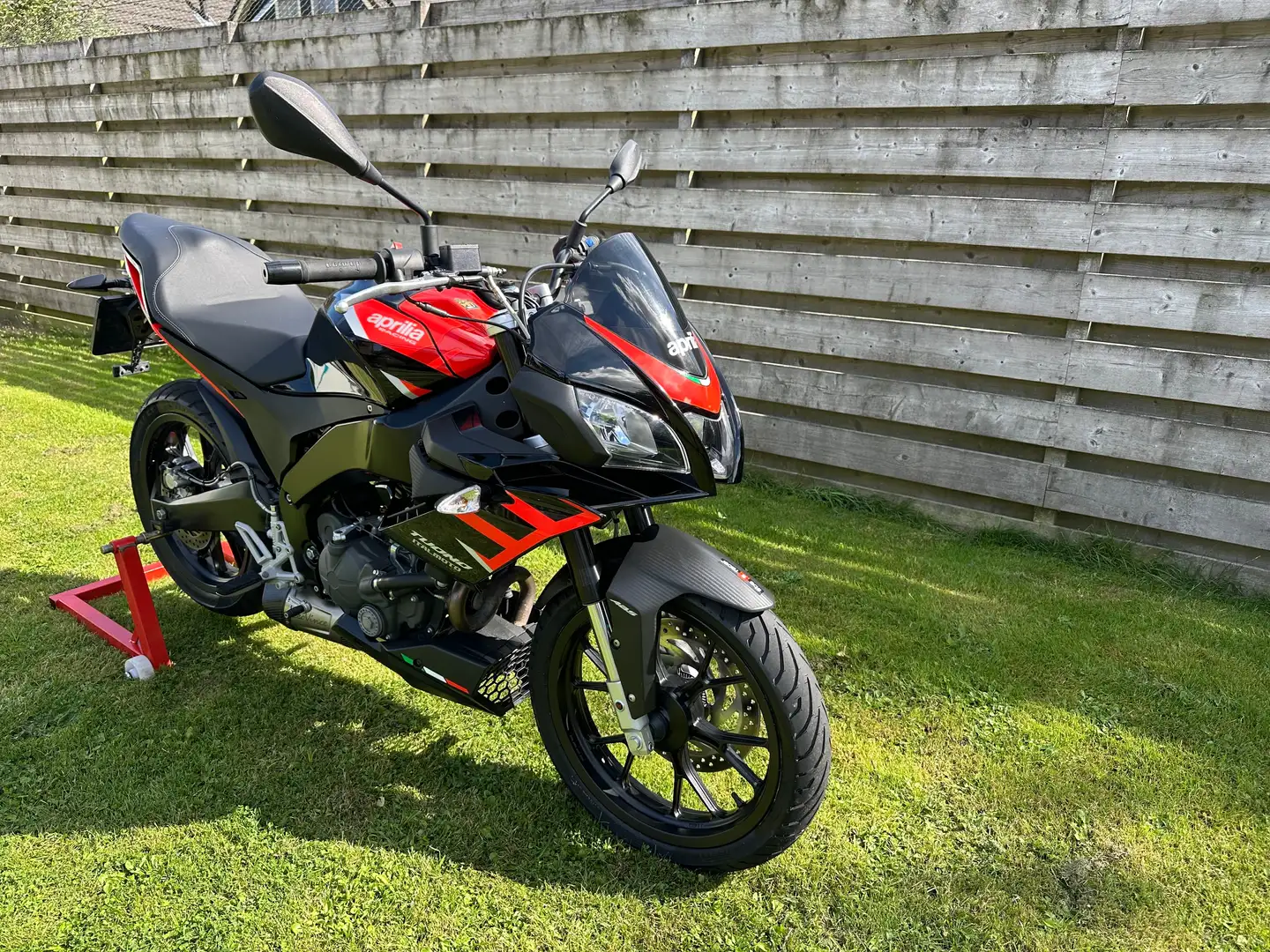Aprilia Tuono Tuono 125 Zwart - 1