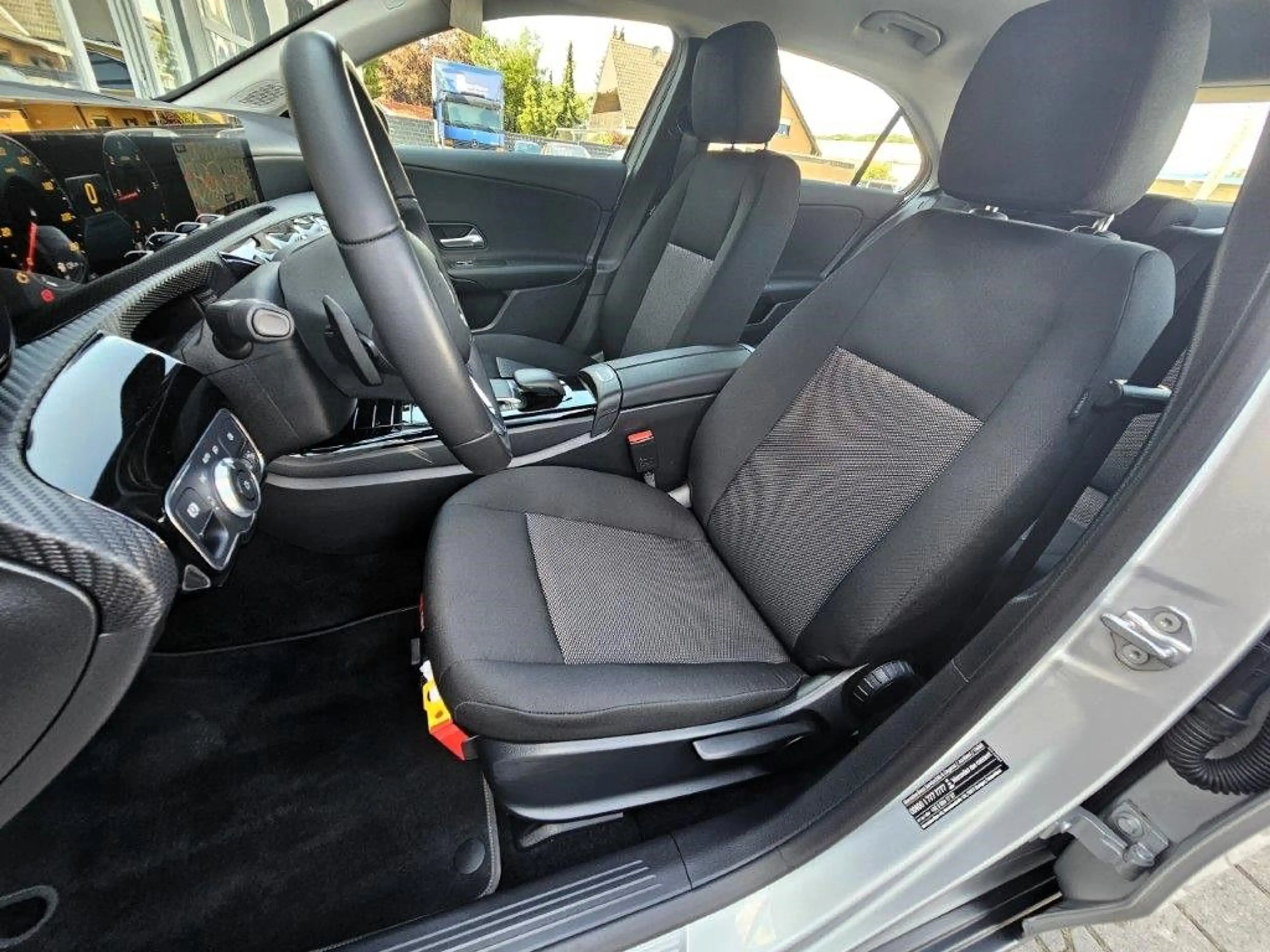 Mercedes-Benz A 180 d 7G-DCT — photo 14