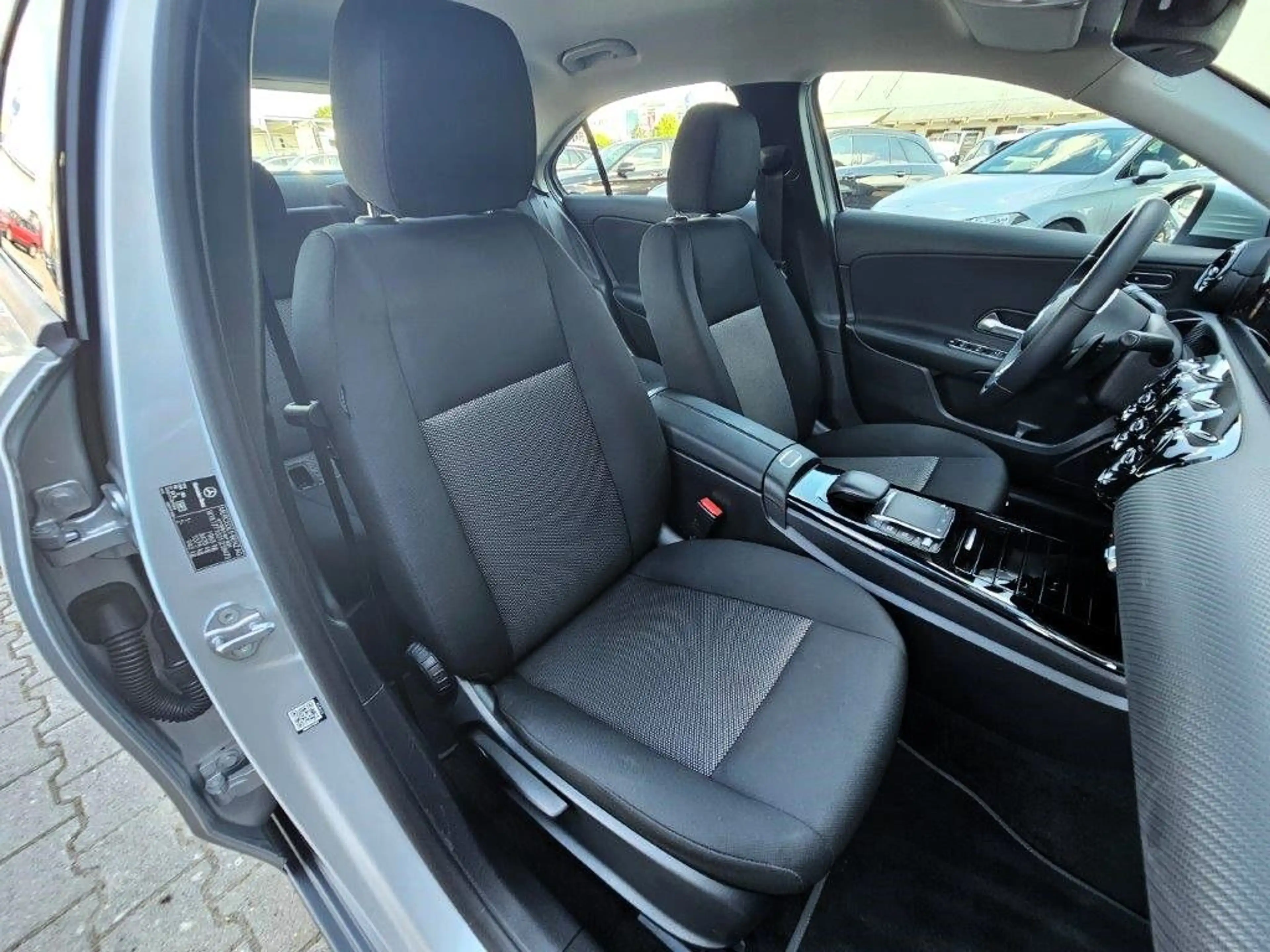 Mercedes-Benz A 180 d 7G-DCT — photo 15