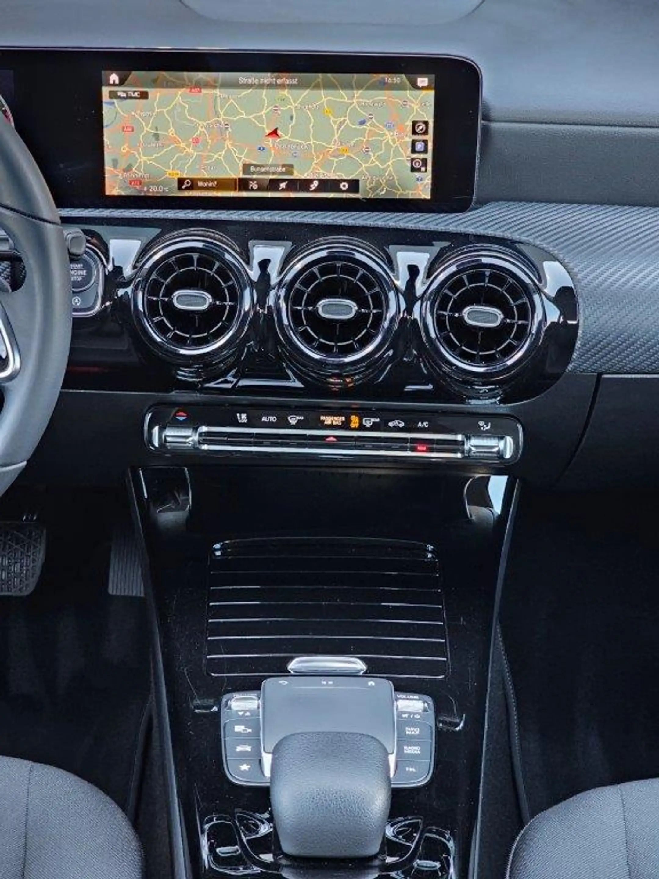 Mercedes-Benz A 180 d 7G-DCT — photo 11