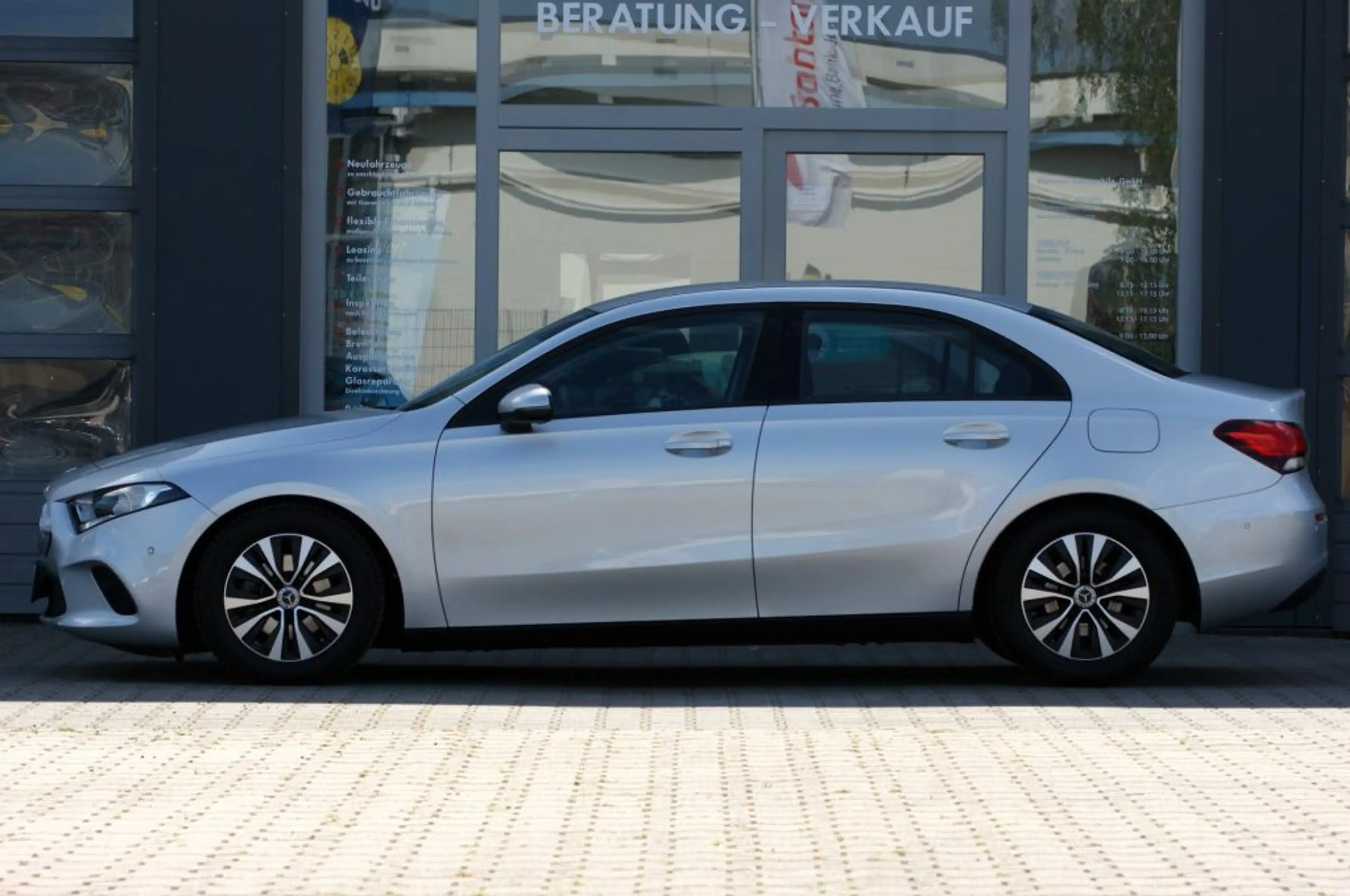 Mercedes-Benz A 180 d 7G-DCT — photo 7