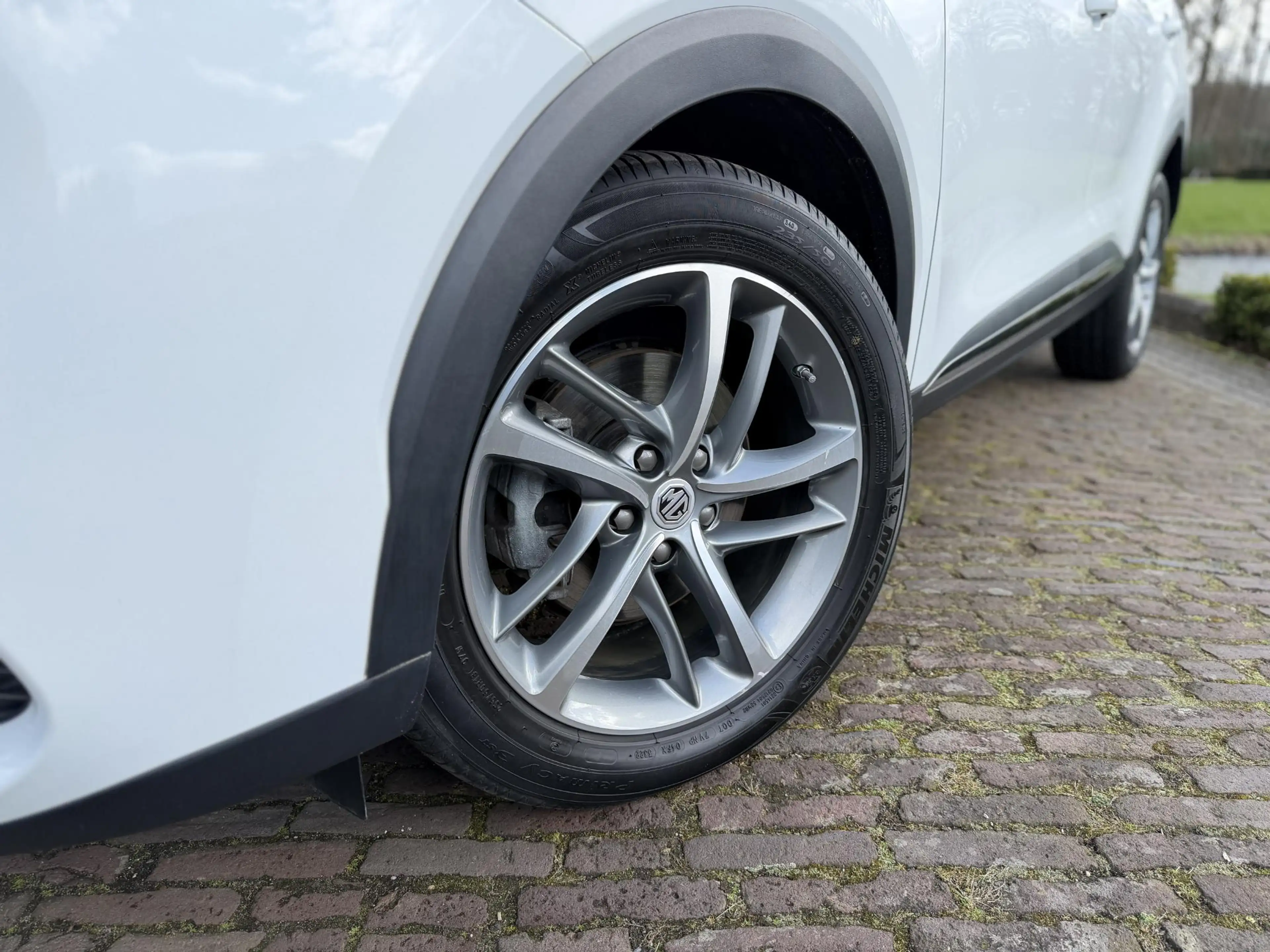 MG EHS 1.5 TGDI Luxury PHEV | Pano | Leder | 360 Camera | — photo 2