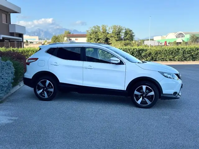 Nissan Qashqai view 16