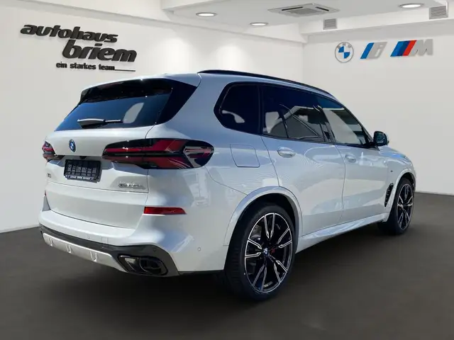 BMW X5 view 3