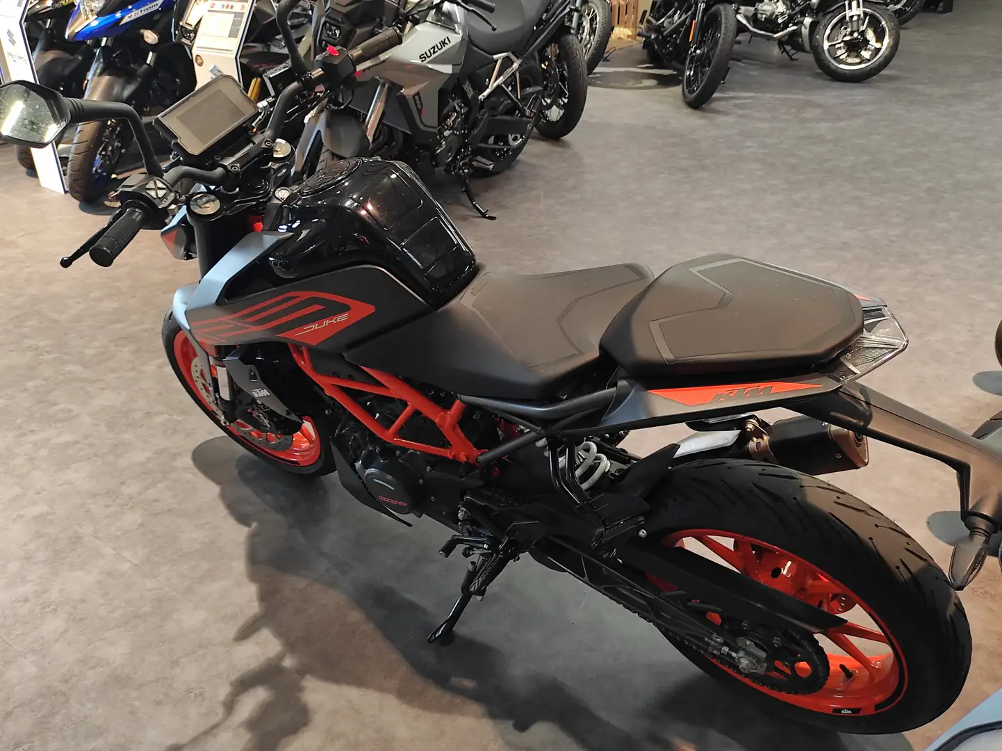 KTM 125 Duke - 2