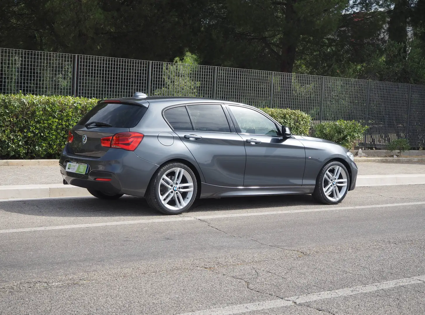 BMW 114 d Msport 5p Grey - 2