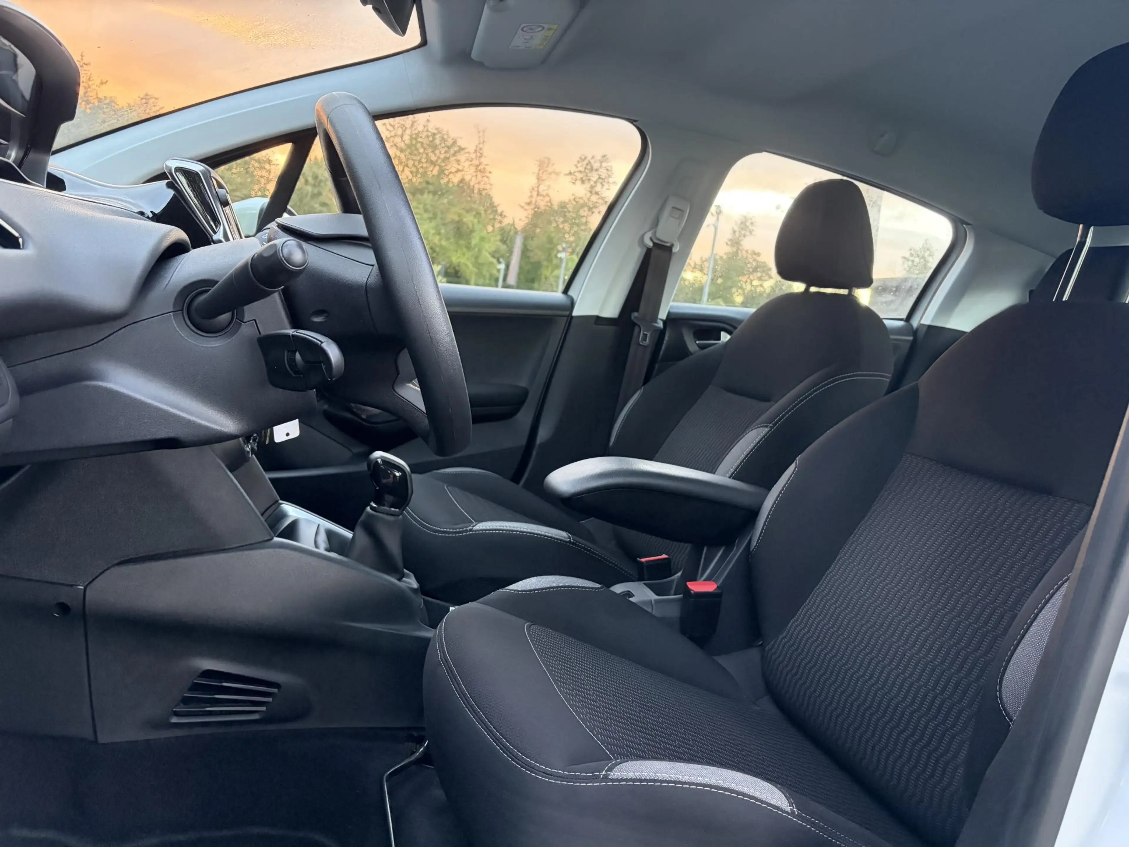 Peugeot 208 1.2 PureTech Blue Lion ✓2 Eigenaar✓Navi✓Carplay✓Tr — photo 8