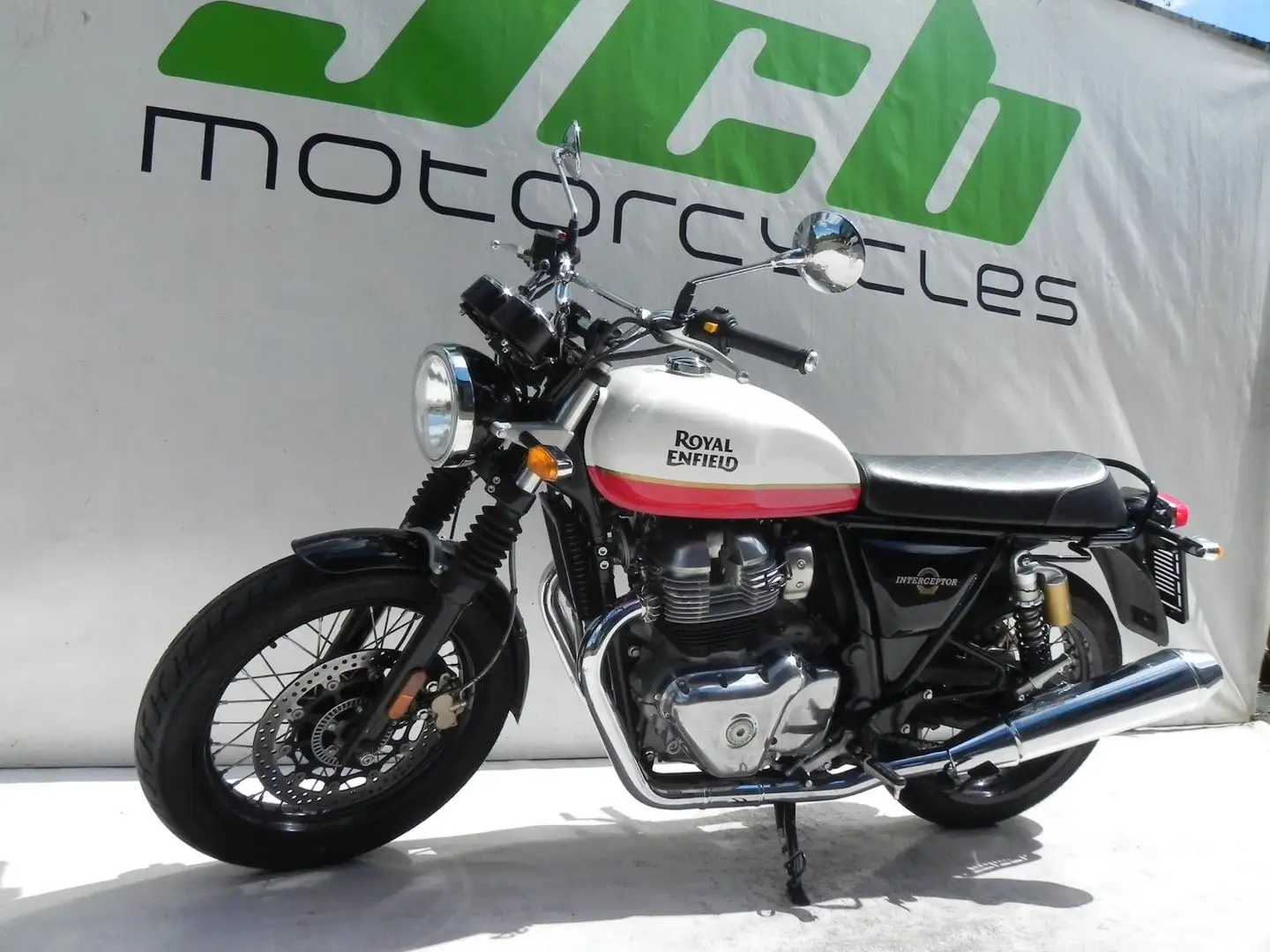 Royal Enfield Interceptor 650  nur 3770 km 1. Hd. Blanc - 2