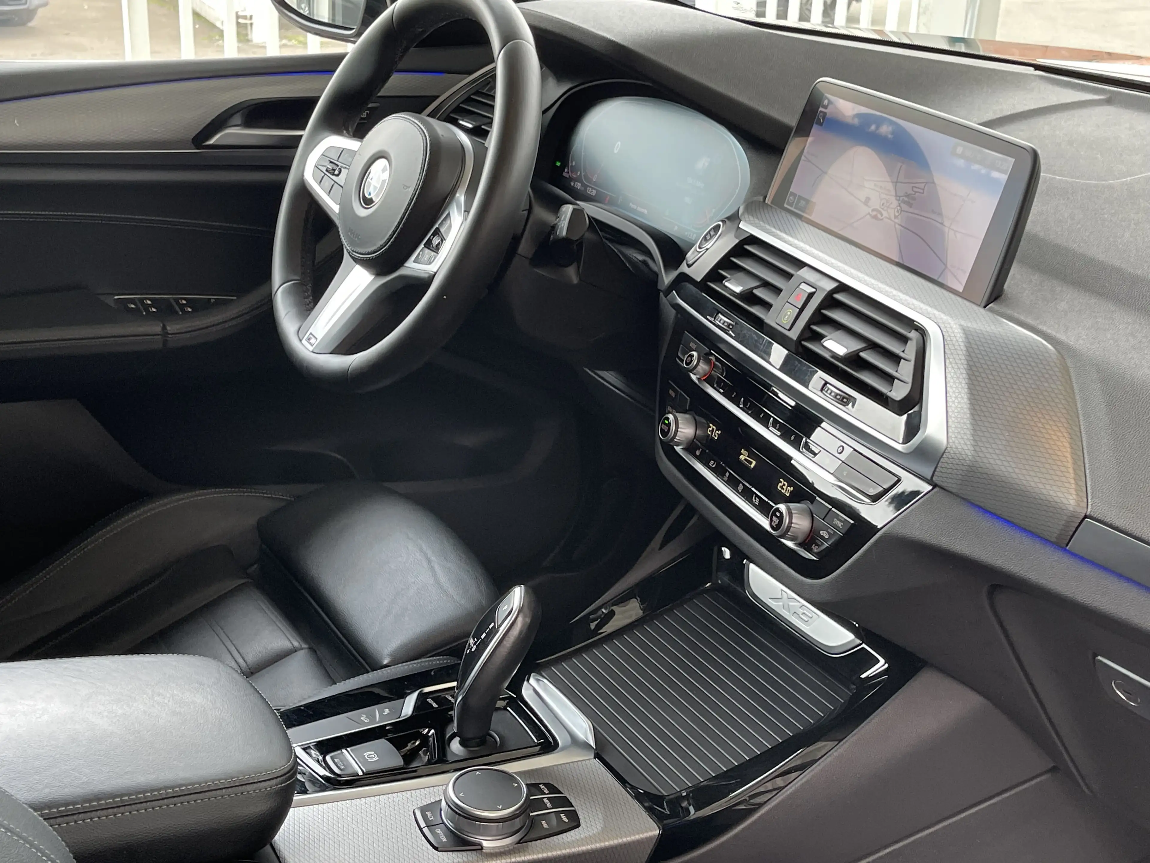 BMW X3 2.0 dA xDrive *** GARANTIE + PACK M + TOIT PANO + LED *** — photo 13
