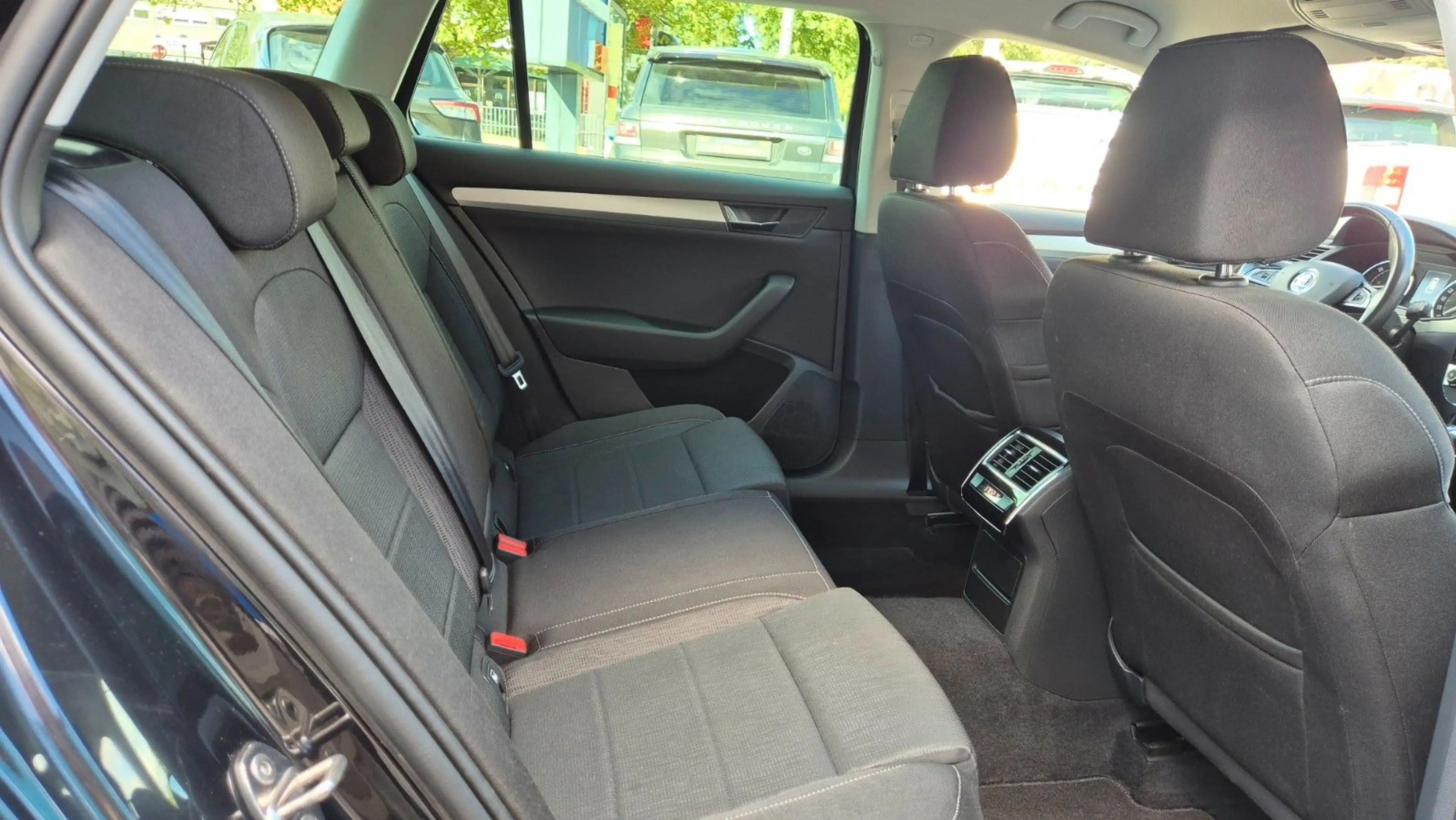 Skoda Superb Combi Ambition — photo 11