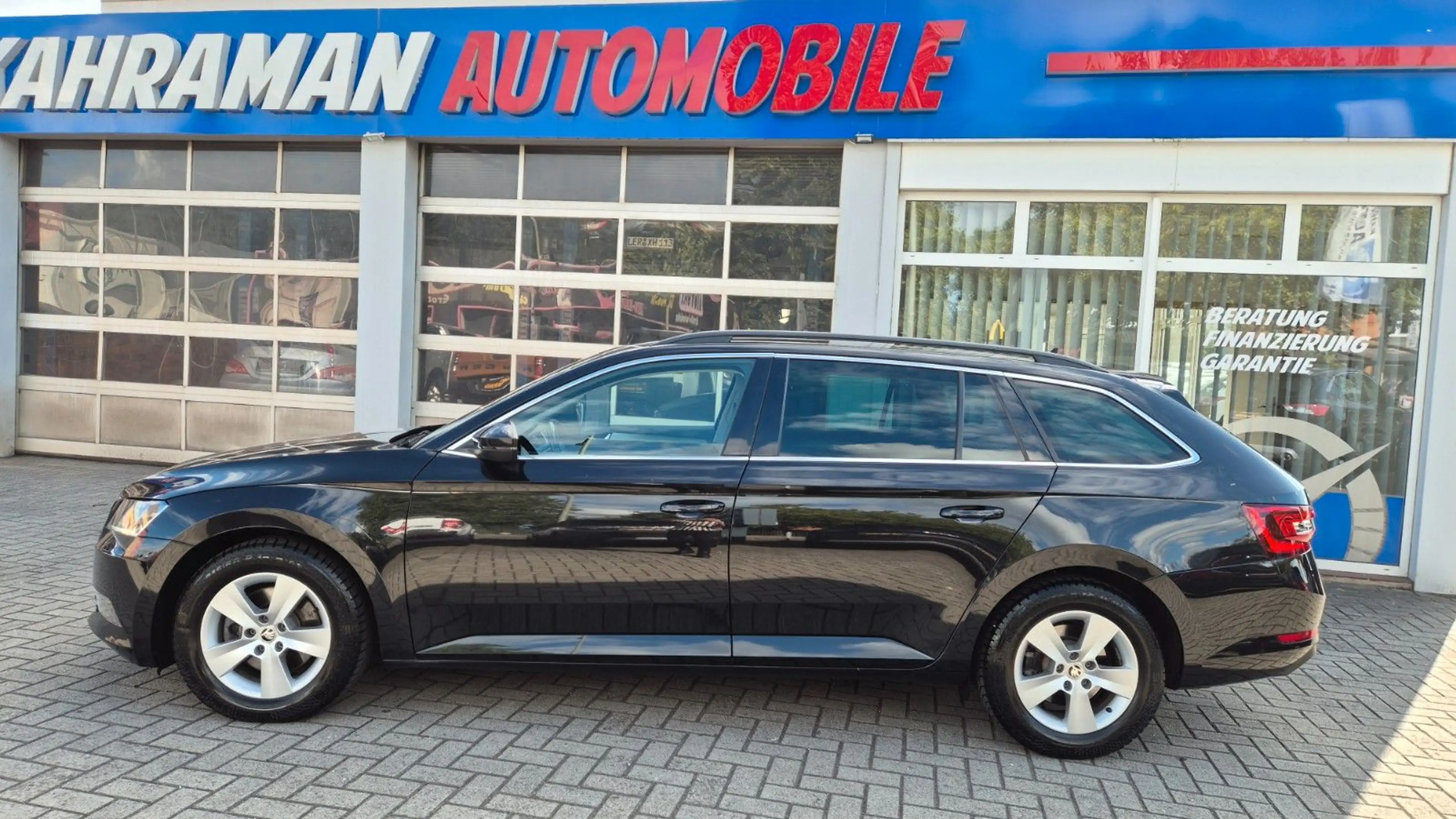 Skoda Superb Combi Ambition — photo 8