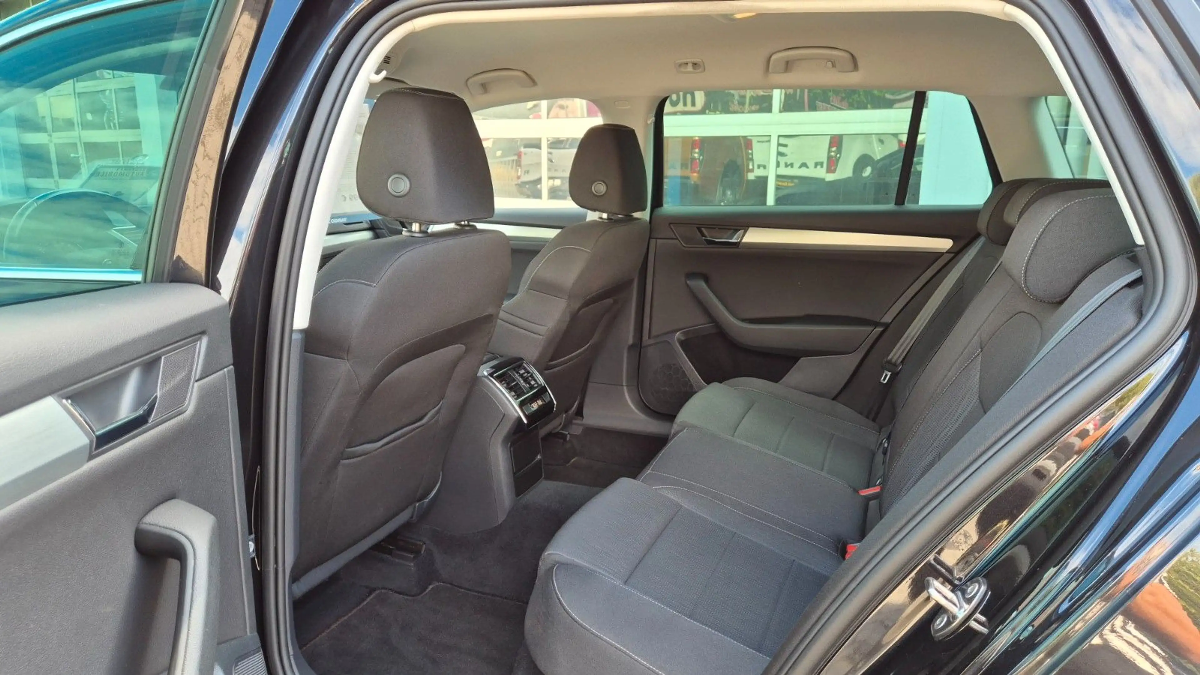 Skoda Superb Combi Ambition — photo 12