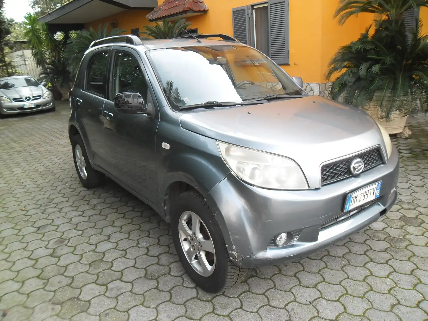 Daihatsu Terios 1.5 SX 100th Anniversary Šedá - 1