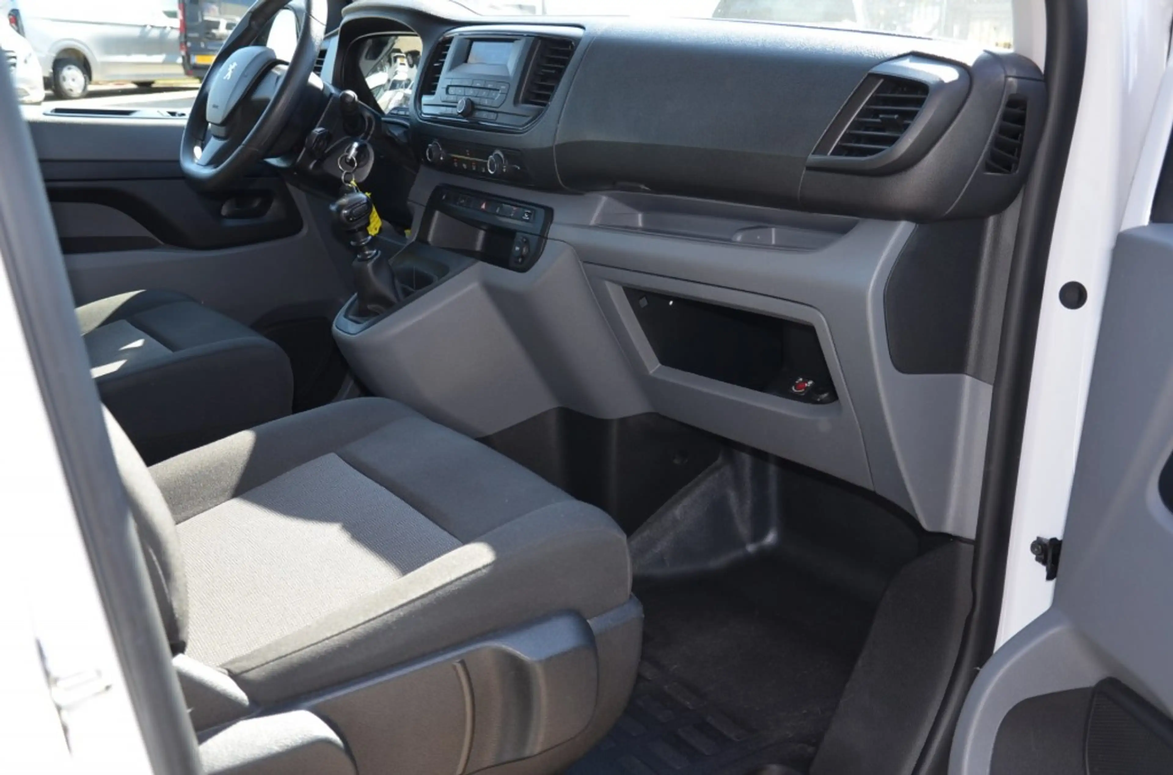 Peugeot Expert 1.5 Blue HDI Automaat ,Airco Dubbele cabine — photo 7