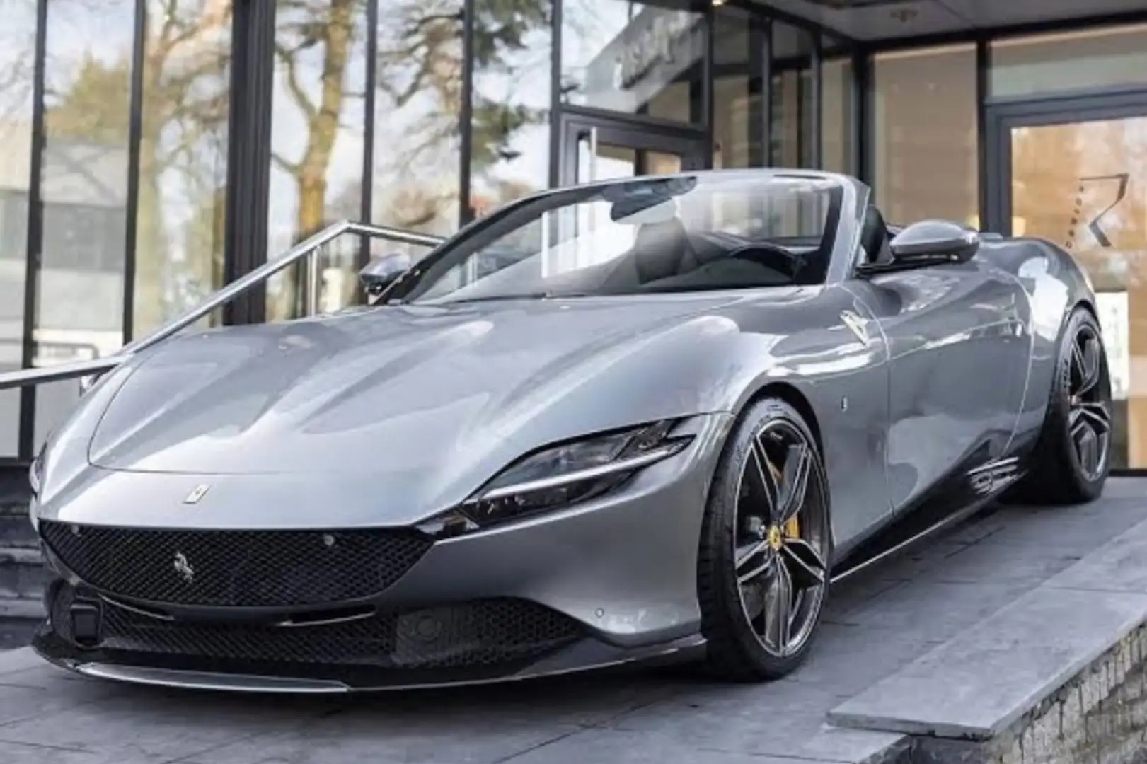 Ferrari Roma Plateado - 1