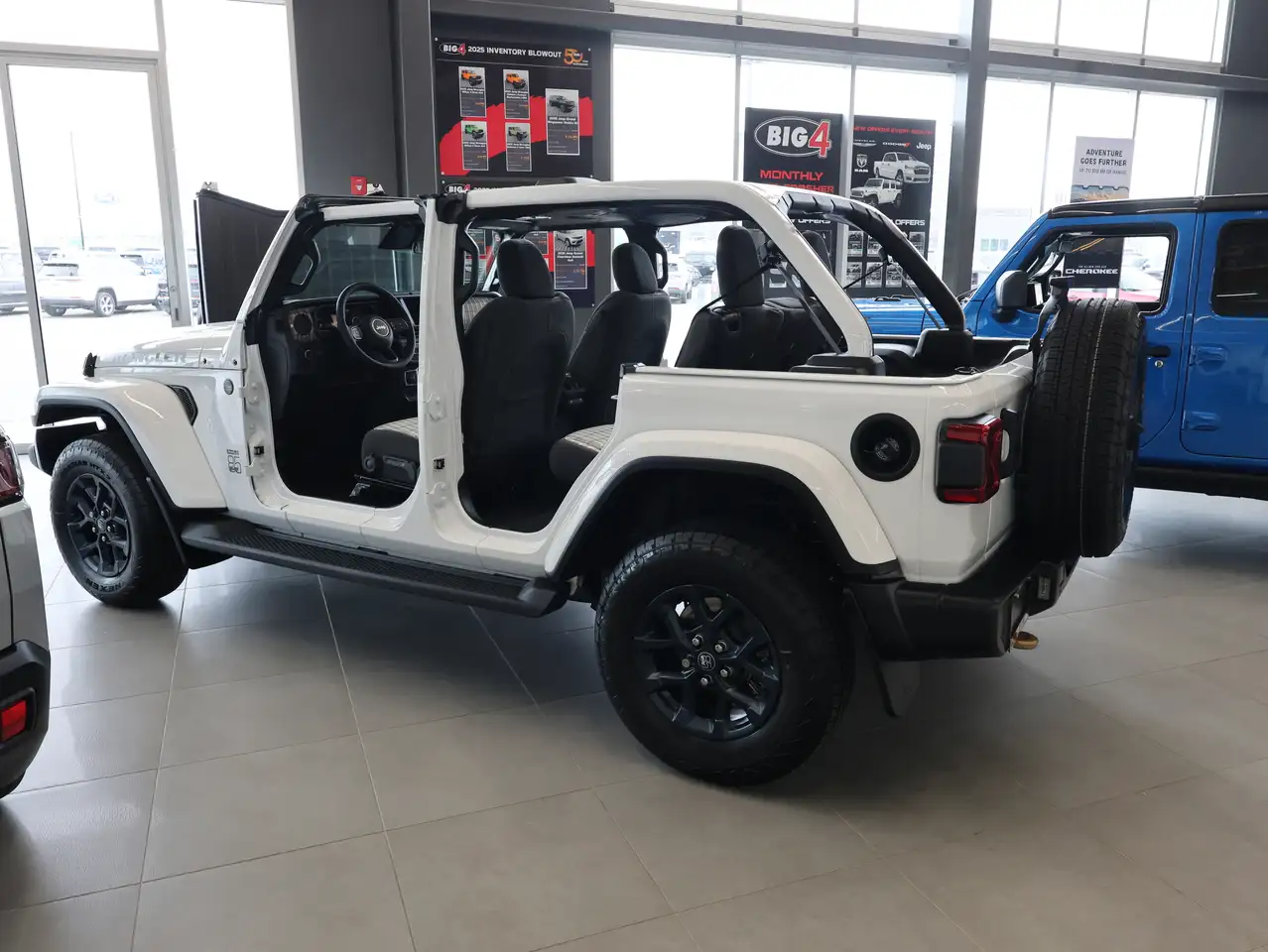 Jeep Wrangler снимка Jeep Wrangler