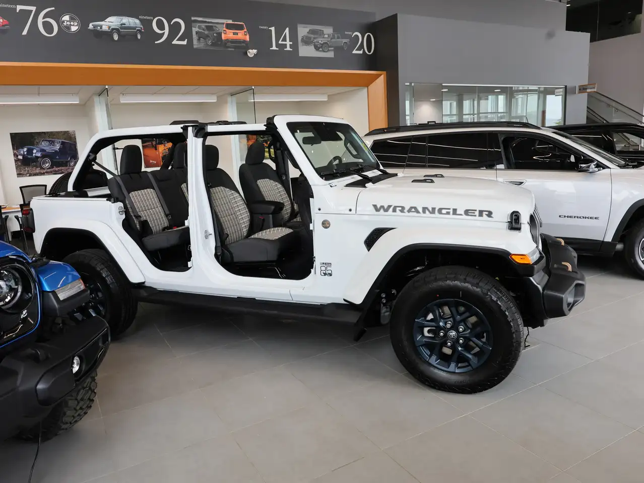 Jeep Wrangler снимка Jeep Wrangler
