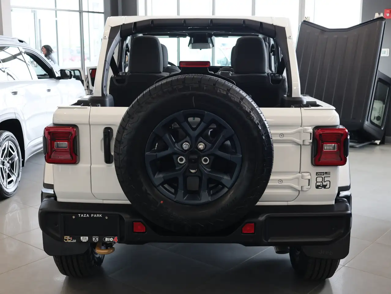 Jeep Wrangler снимка Jeep Wrangler
