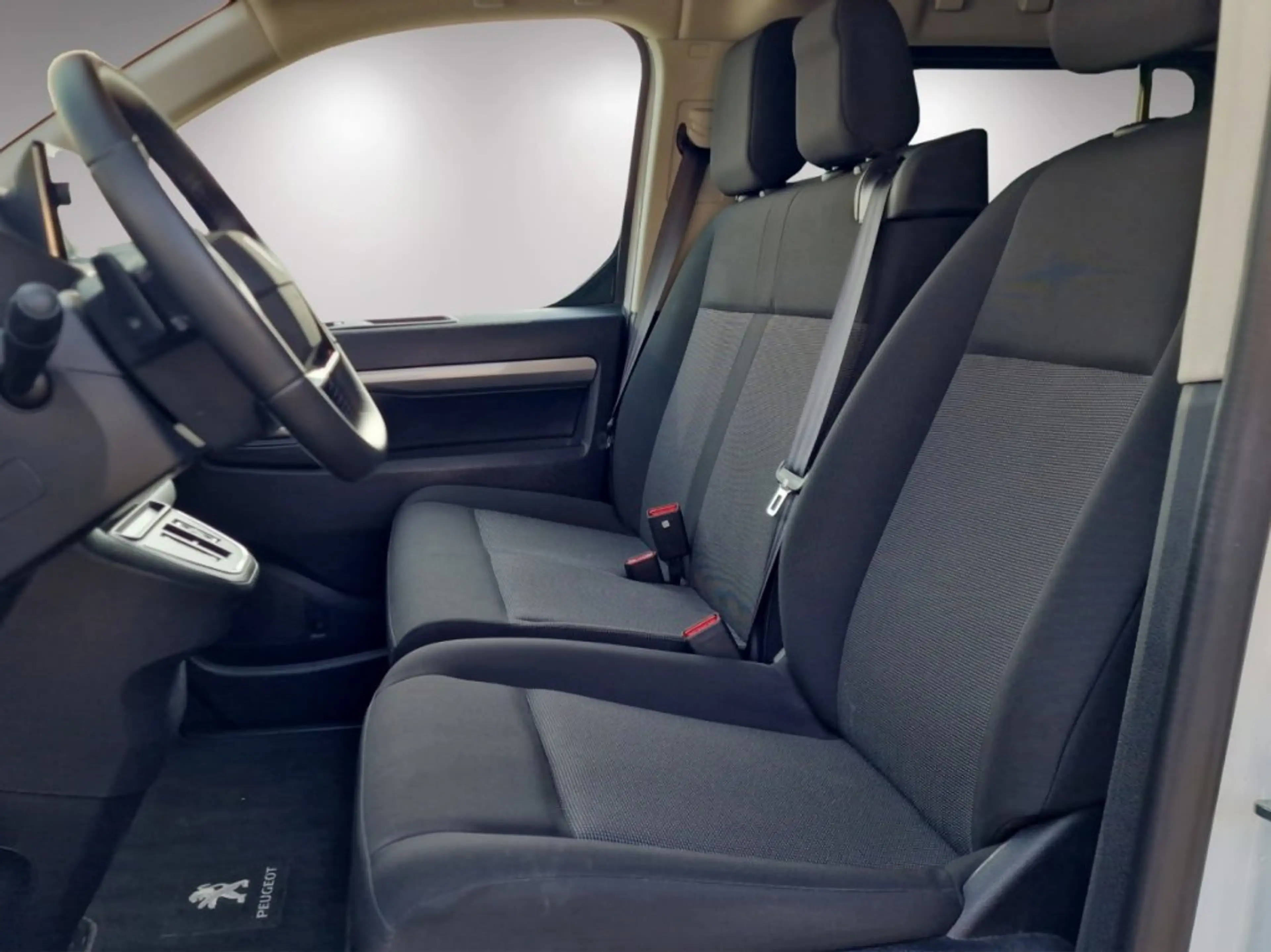 Peugeot Traveller BUSINESS L3 BHDI 180 EAT8 9-Sitzer — photo 7