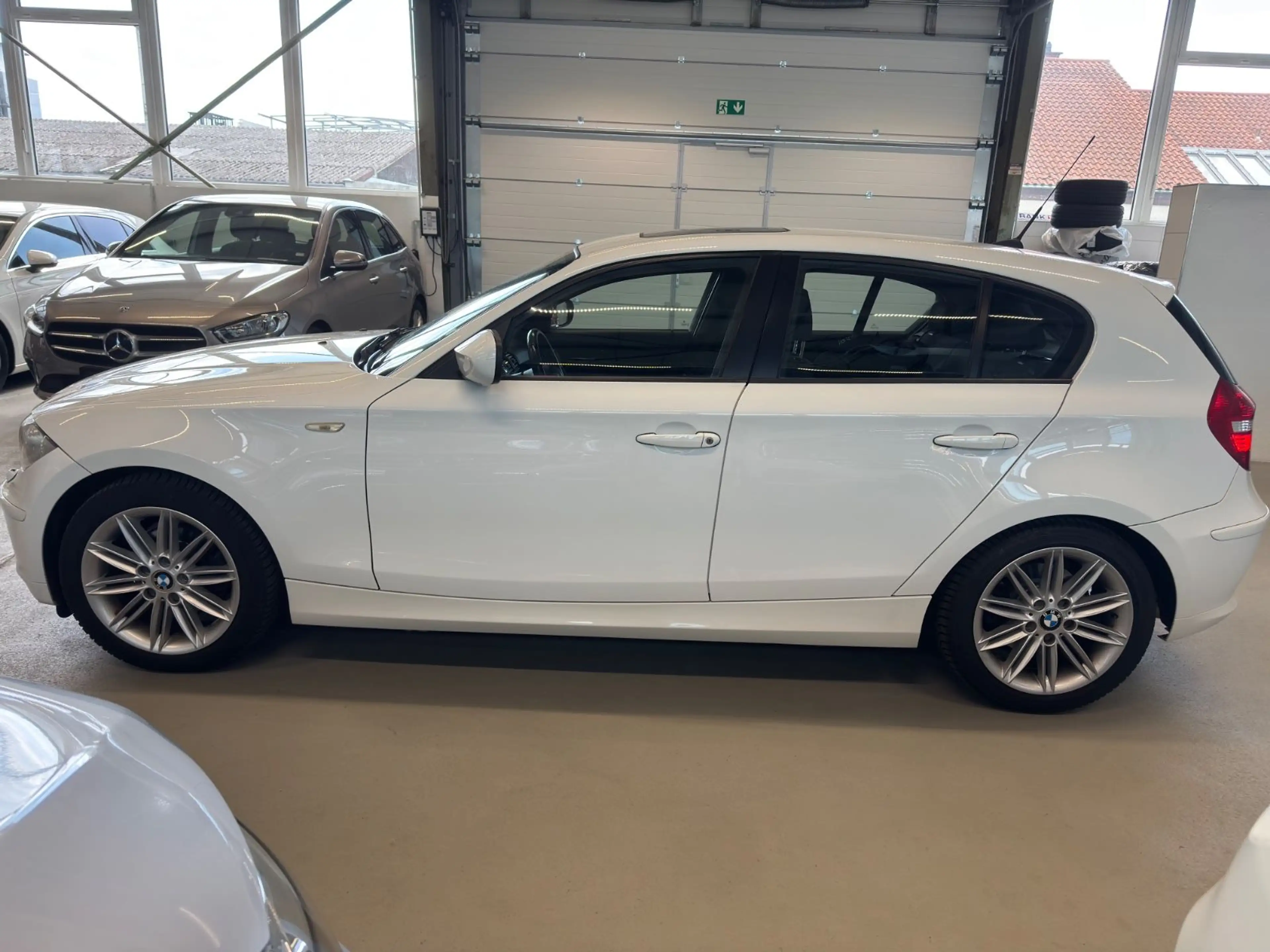 BMW 118 i Bi-Xenon Navi SHD LED — photo 2