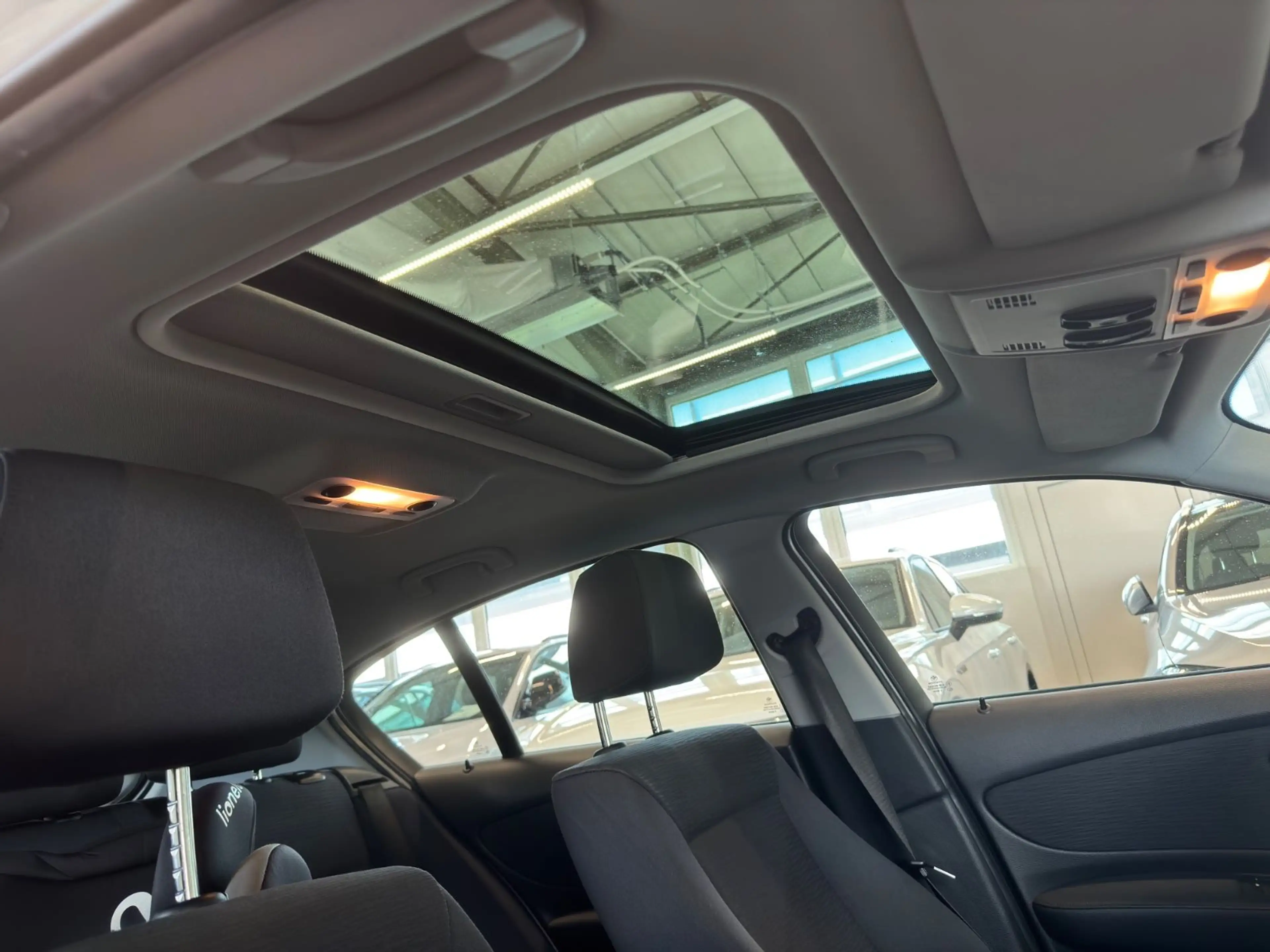 BMW 118 i Bi-Xenon Navi SHD LED — photo 14