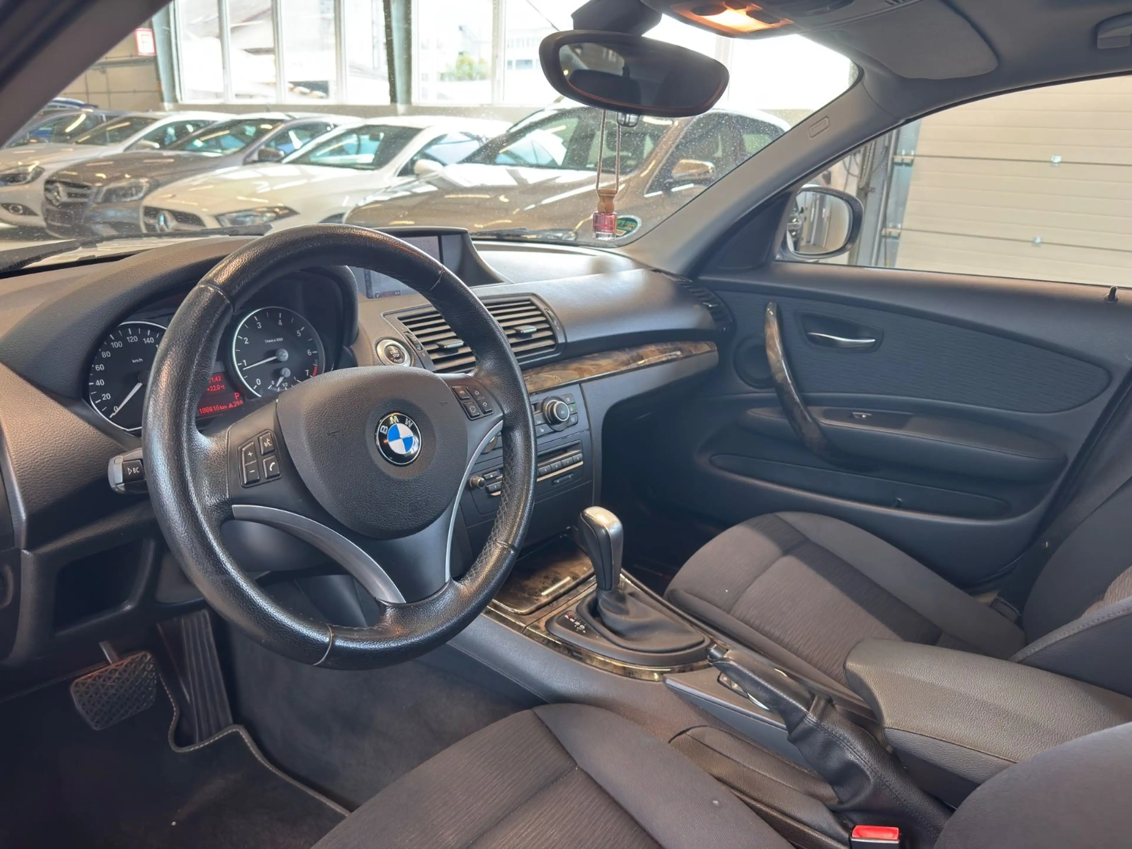 BMW 118 i Bi-Xenon Navi SHD LED — photo 9