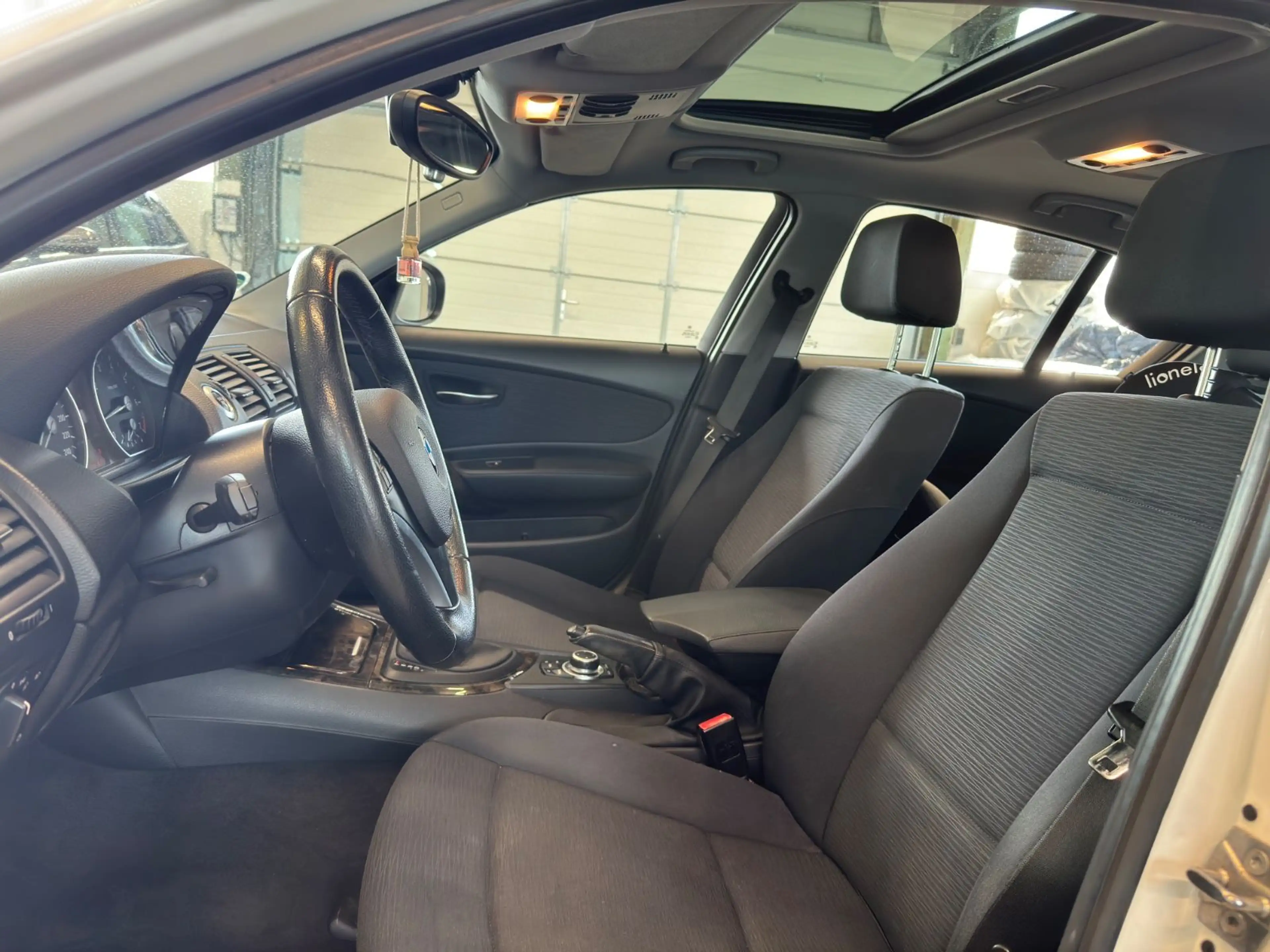 BMW 118 i Bi-Xenon Navi SHD LED — photo 10