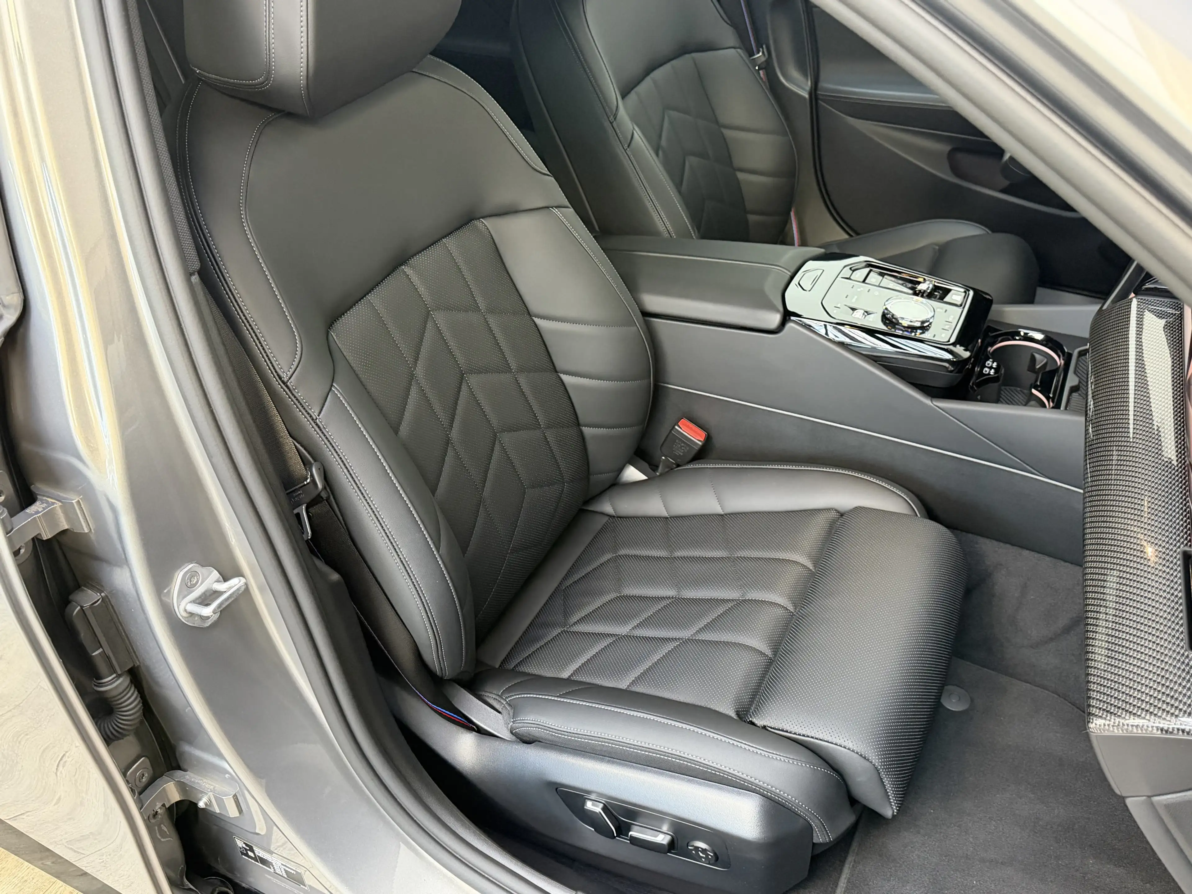 BMW 550 xDr M Sport Pro B&W 21Zoll AHK Sitzlüftung — photo 36