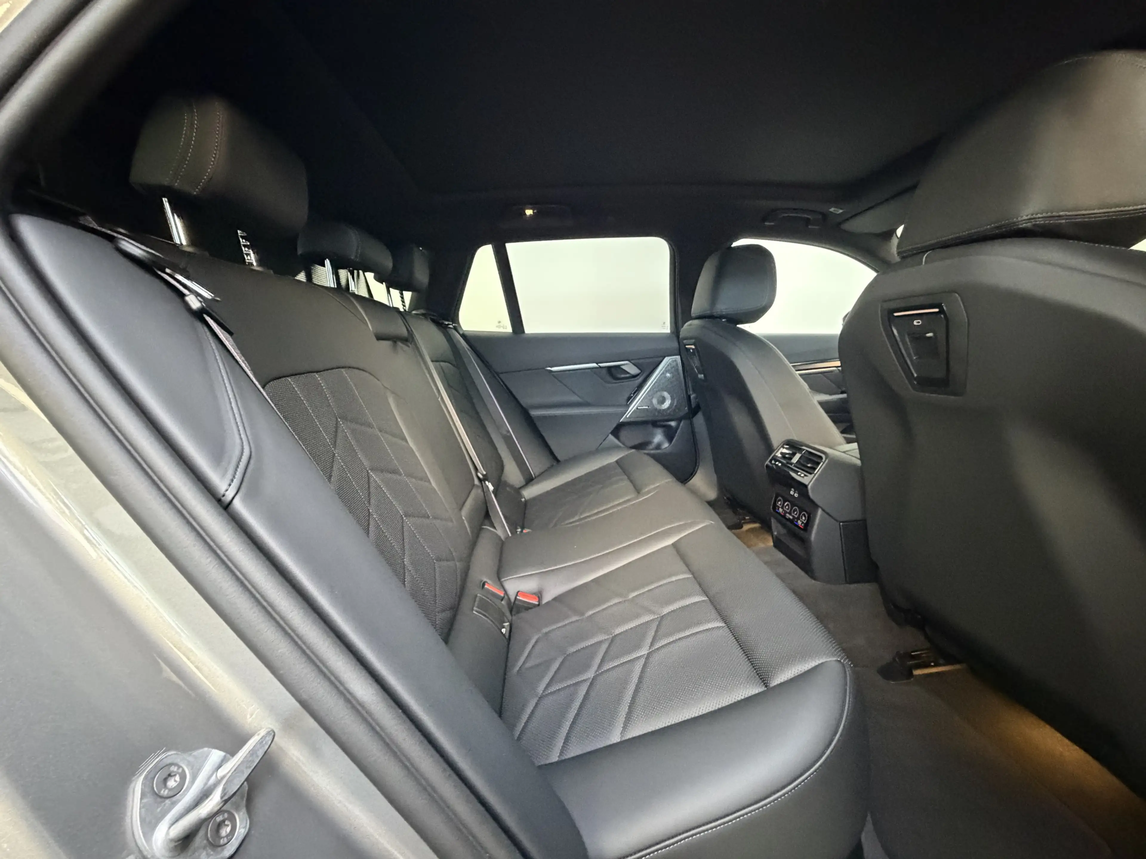 BMW 550 xDr M Sport Pro B&W 21Zoll AHK Sitzlüftung — photo 31