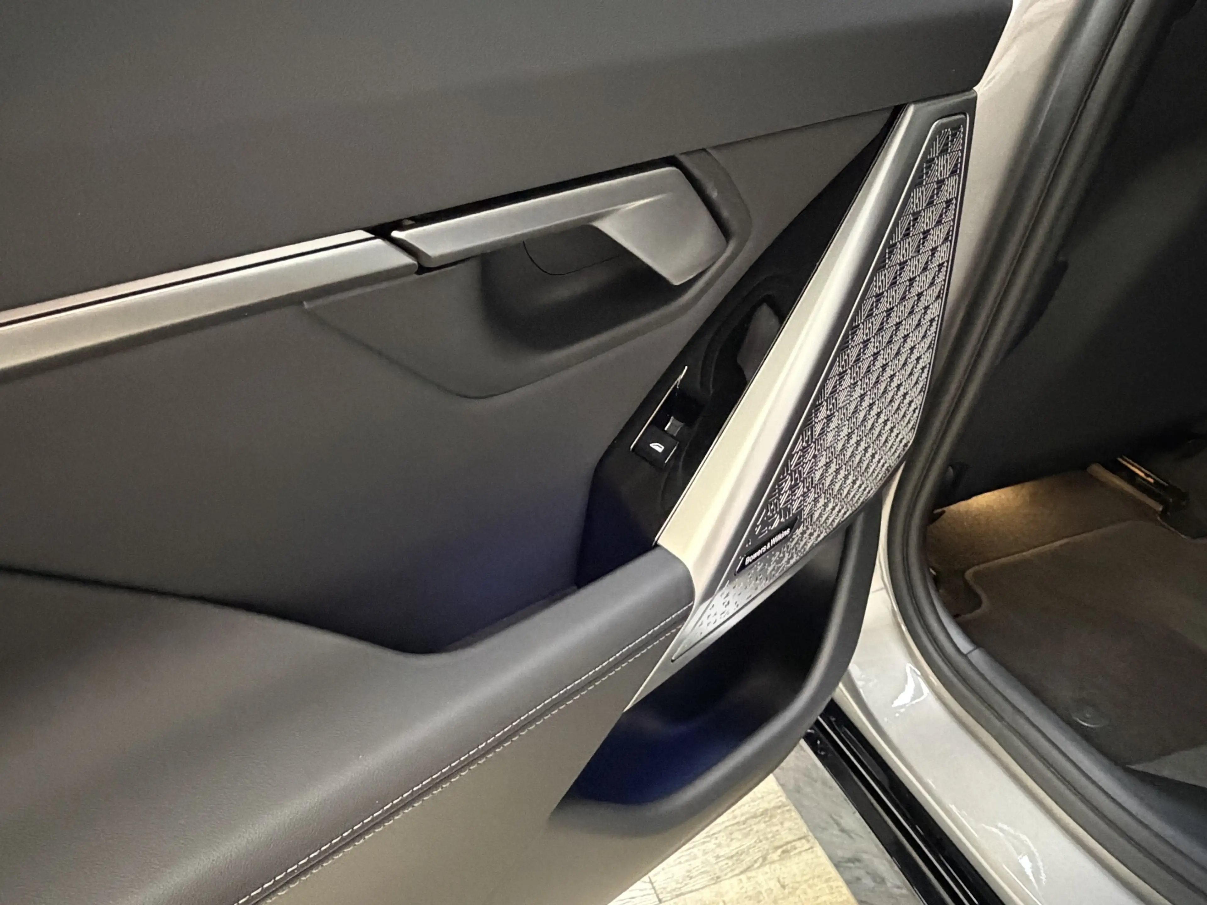 BMW 550 xDr M Sport Pro B&W 21Zoll AHK Sitzlüftung — photo 21