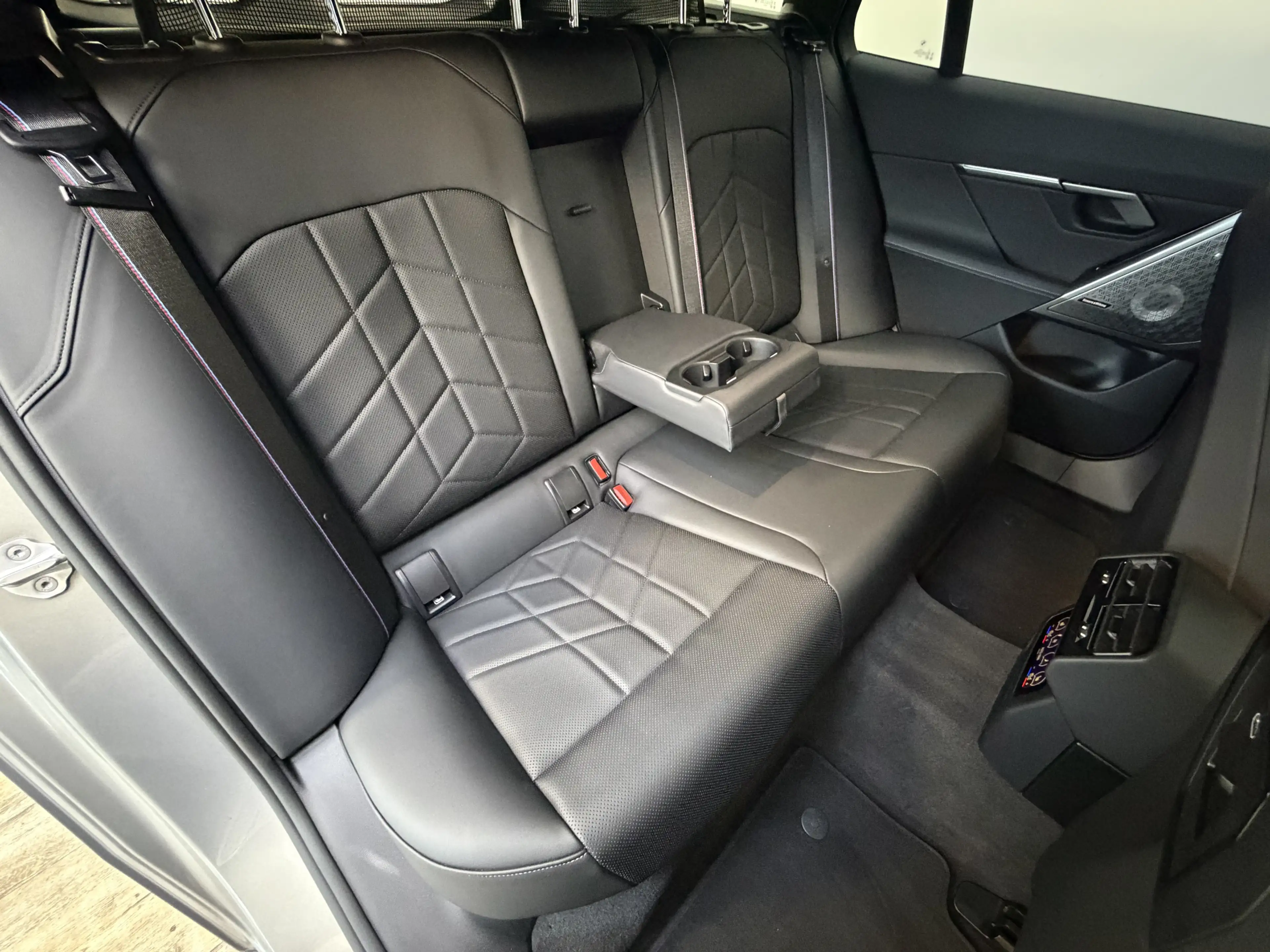 BMW 550 xDr M Sport Pro B&W 21Zoll AHK Sitzlüftung — photo 28