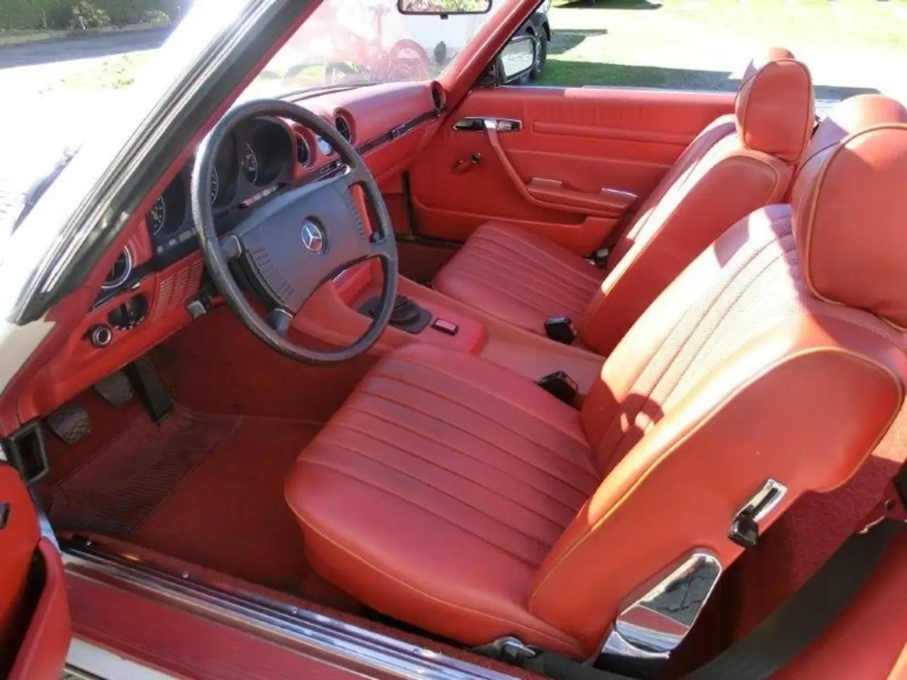 Mercedes-Benz 350 W107, foto 7