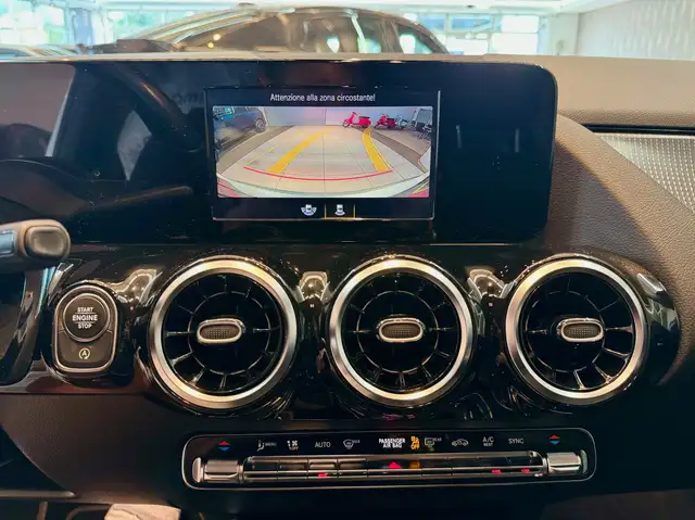 Mercedes-Benz B-Class view 11
