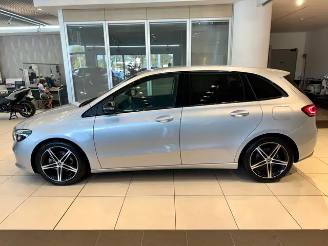 Mercedes-Benz B-Class view 4