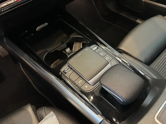 Mercedes-Benz B-Class view 12