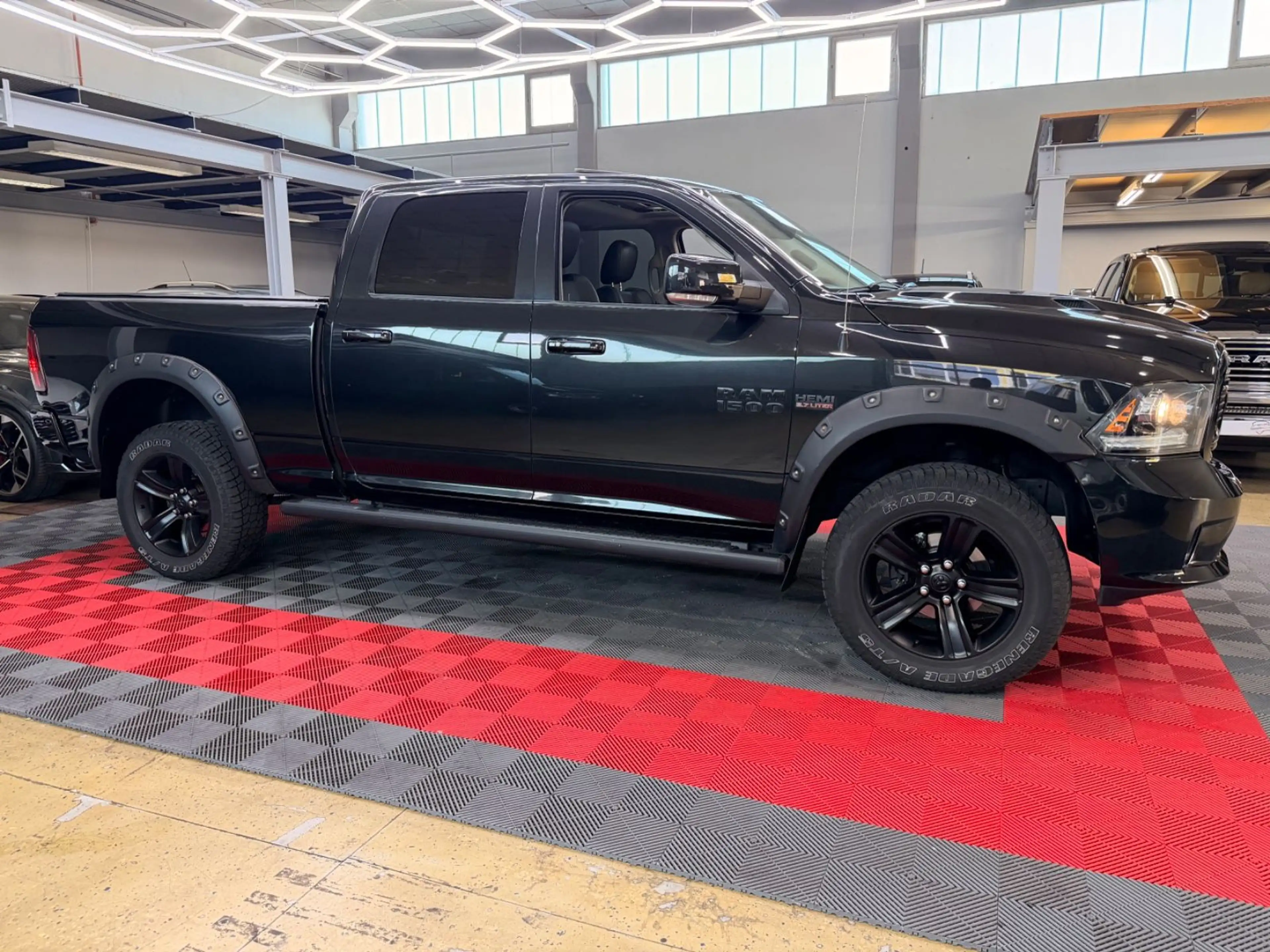 Dodge RAM 1500 5.7 HEMI SPORT 4X4 LPG-Prins Crew Cab — photo 12