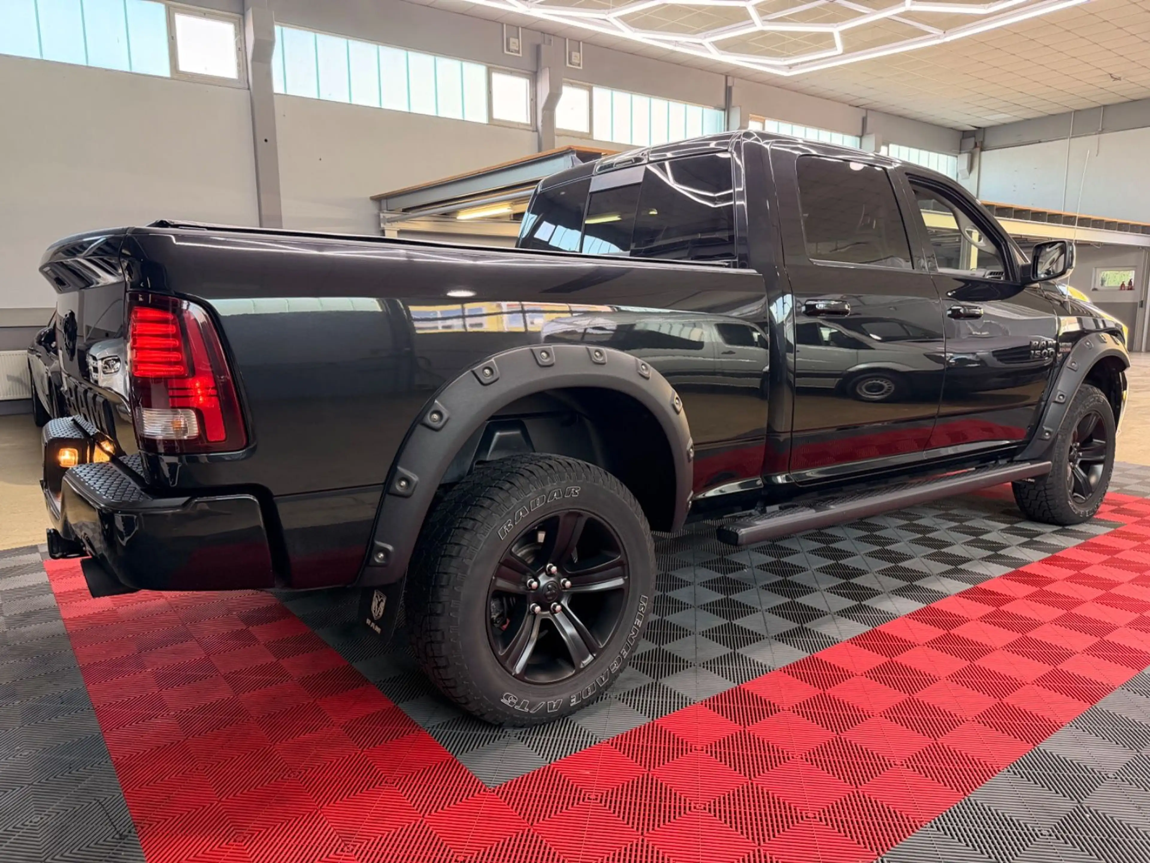 Dodge RAM 1500 5.7 HEMI SPORT 4X4 LPG-Prins Crew Cab — photo 9