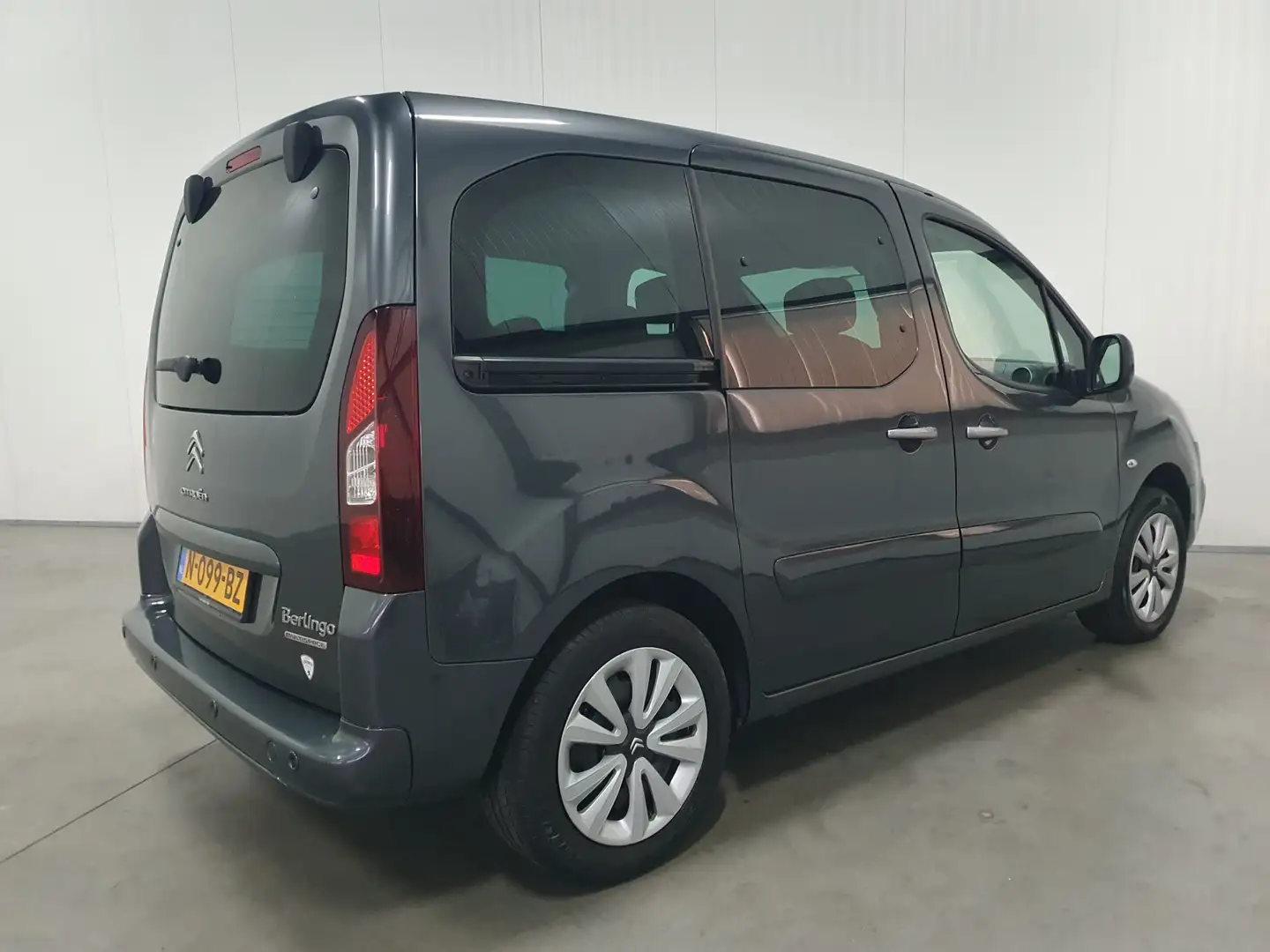 Citroen Berlingo 1.2 PureTech Feel CRUISE/PDC/ Gris - 2