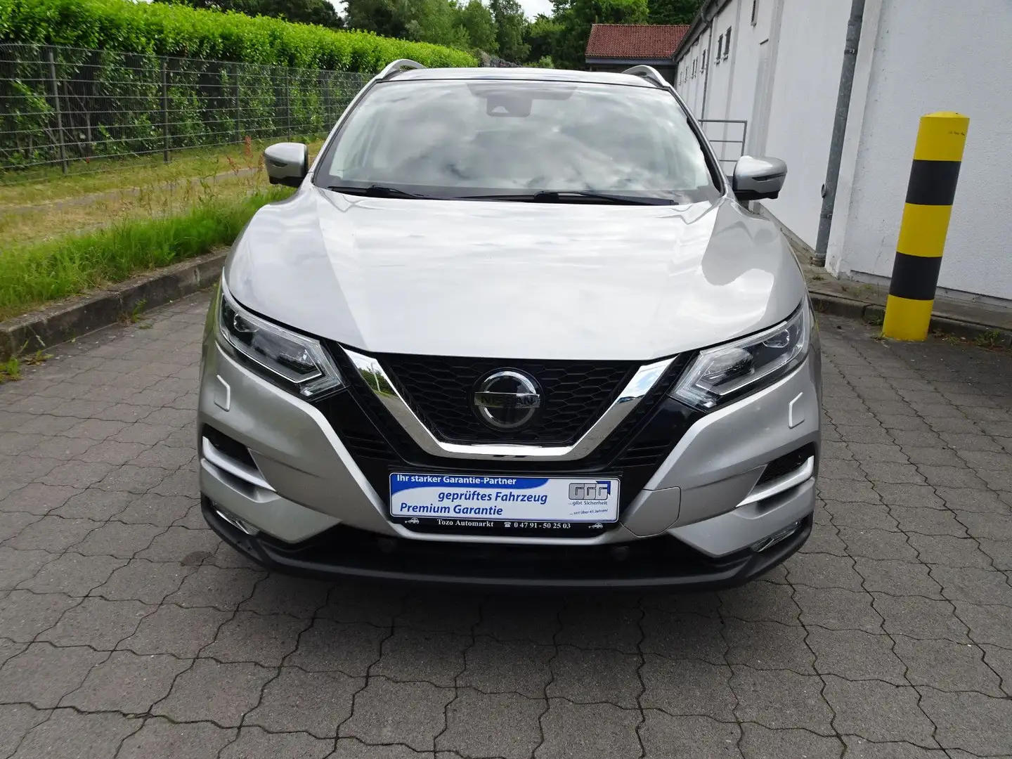 Nissan Qashqai 1.2 DIG-T Xtronic N-CONNECTA / 1-Hand Grau - 2