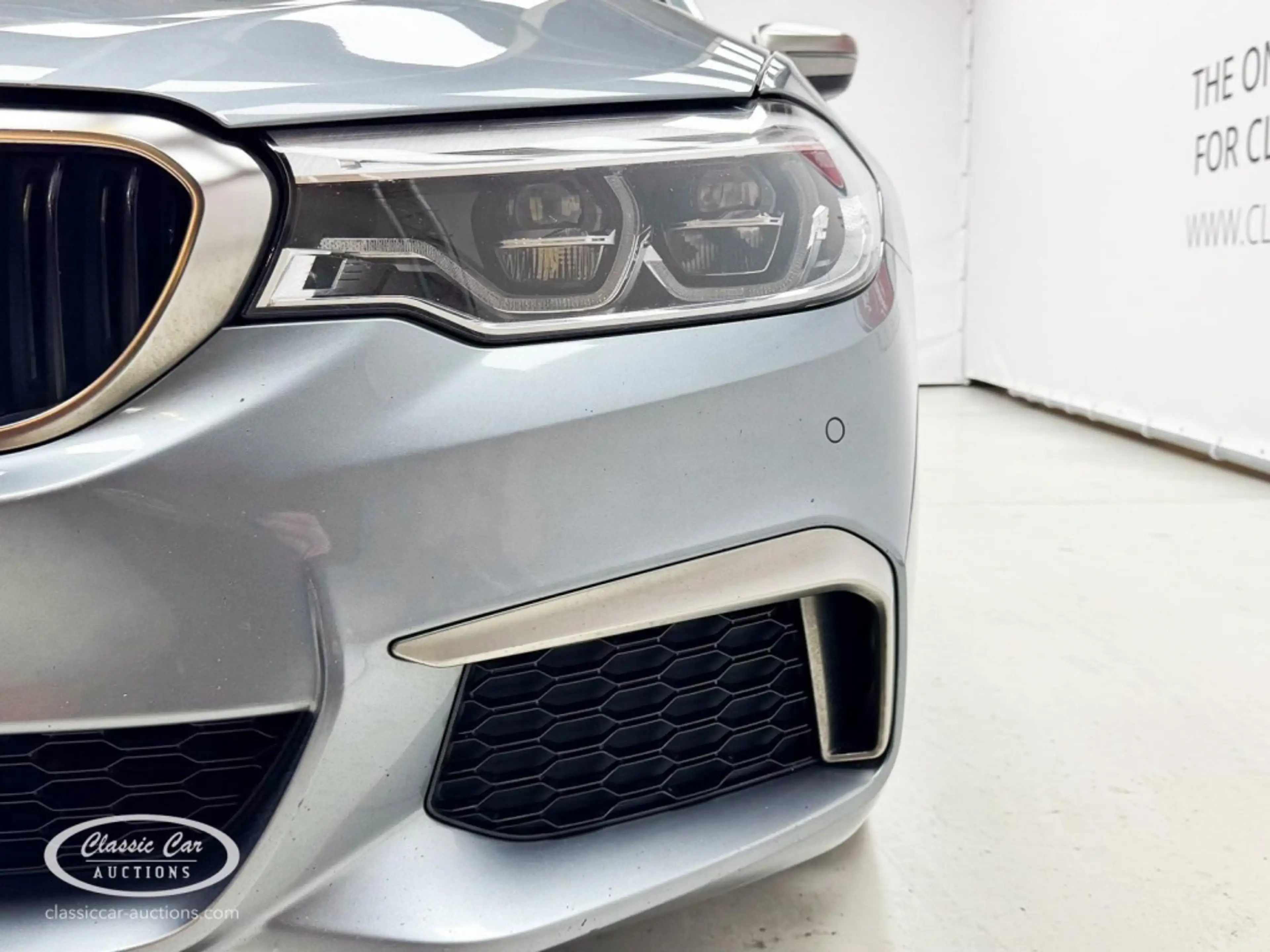 BMW M550 M550D xDrive High Executive - ONLINE AUCTION — photo 11