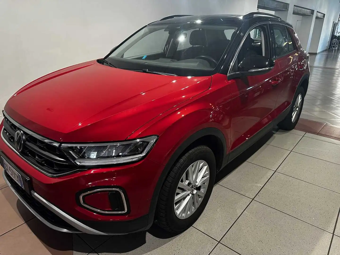 Volkswagen T-Roc 1.0 TSI Life Rouge - 1