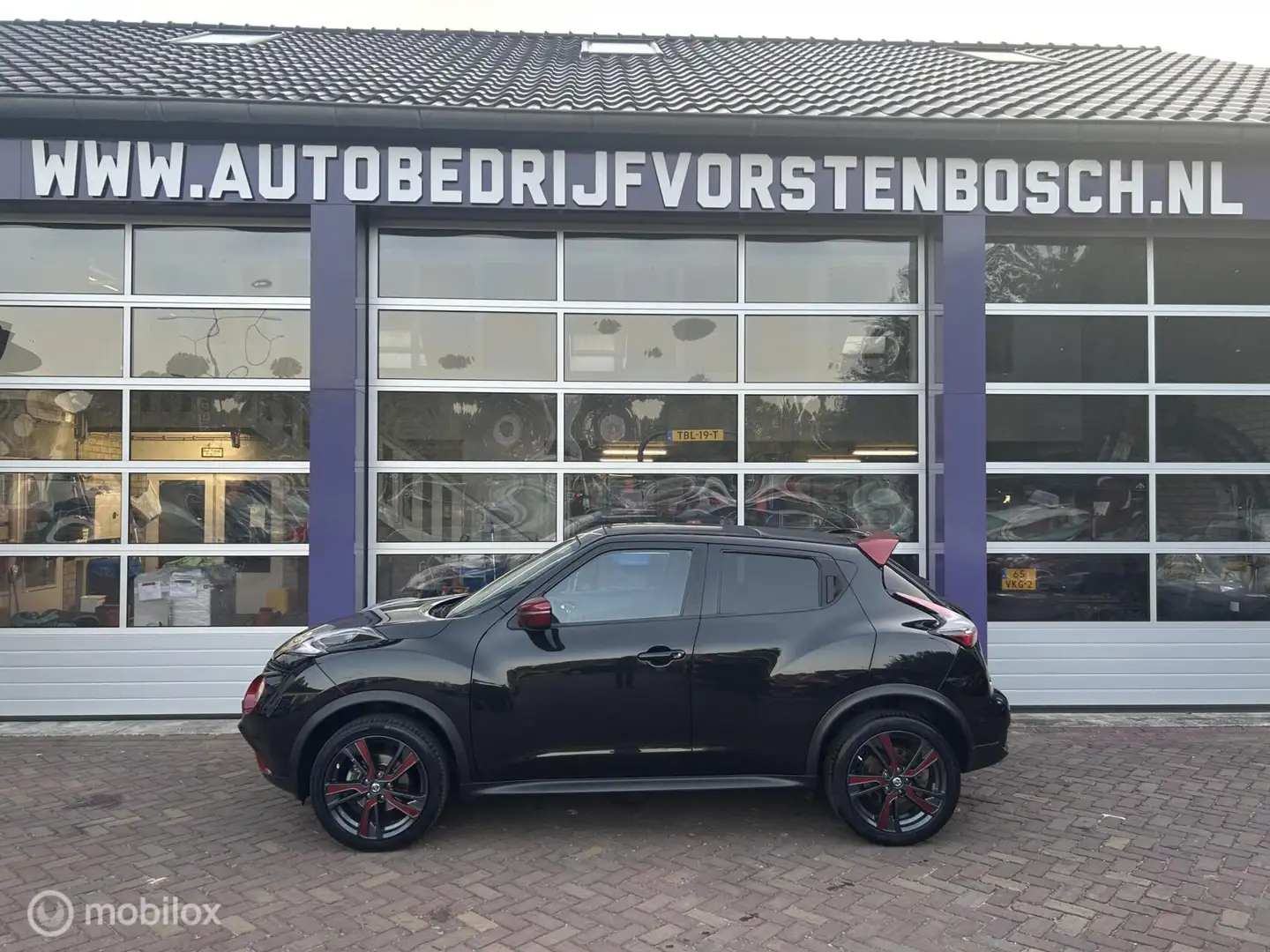Nissan Juke 1.2 DIG-T Connecta * PANO DAK * NAVIGATIE * Zwart - 2