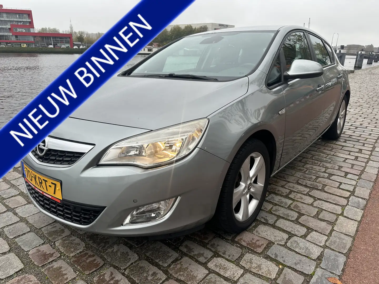 Opel Astra 1.6 Edition navigatie airco/ecc apk Grijs - 1