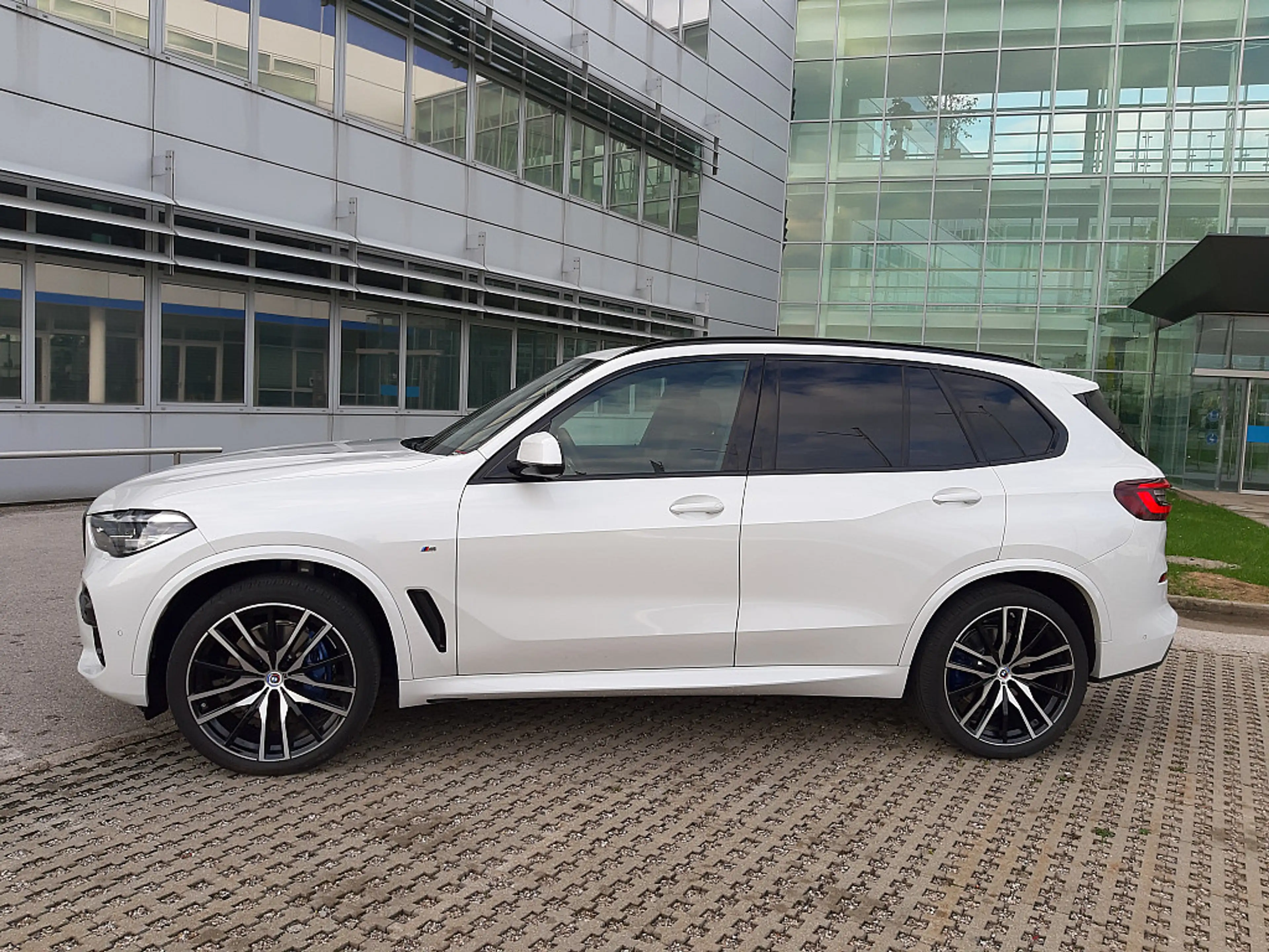 BMW X5 xDrive30d 48V Aut.*7SITZE* — photo 4