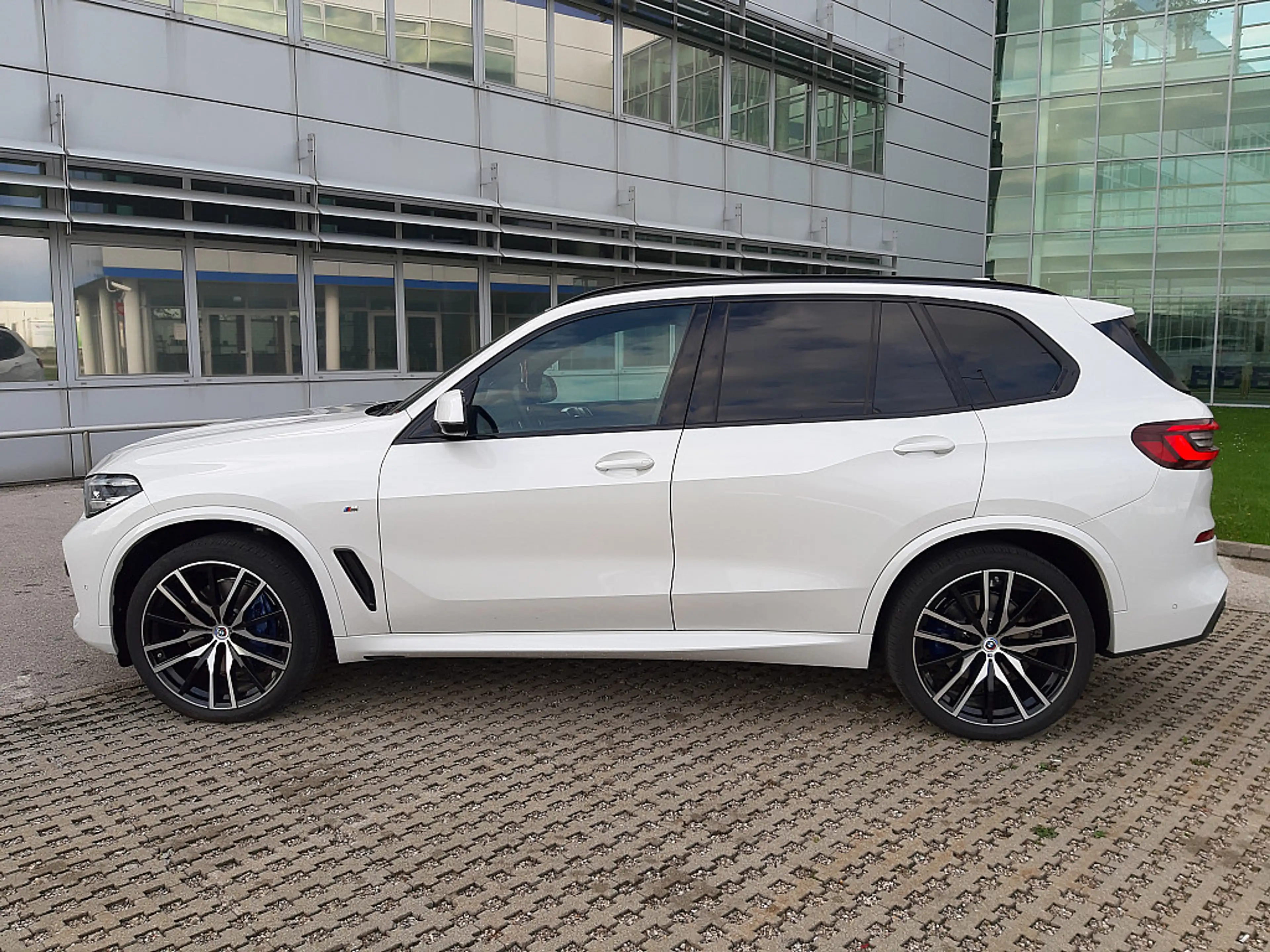 BMW X5 xDrive30d 48V Aut.*7SITZE* — photo 9