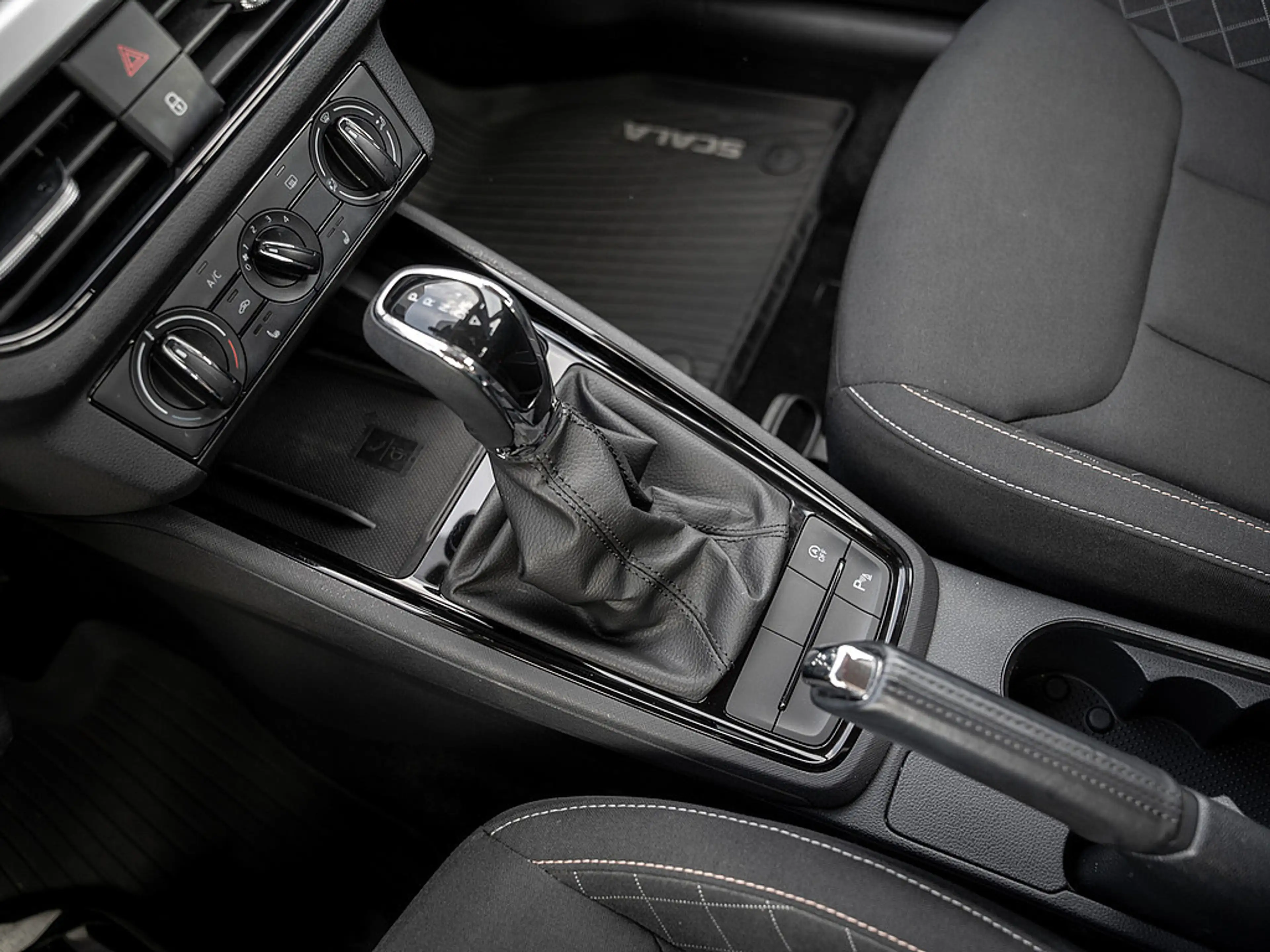 Skoda Scala 1.0 TSI Ambition NAVI KAM TEMPOMAT SHZ — photo 9