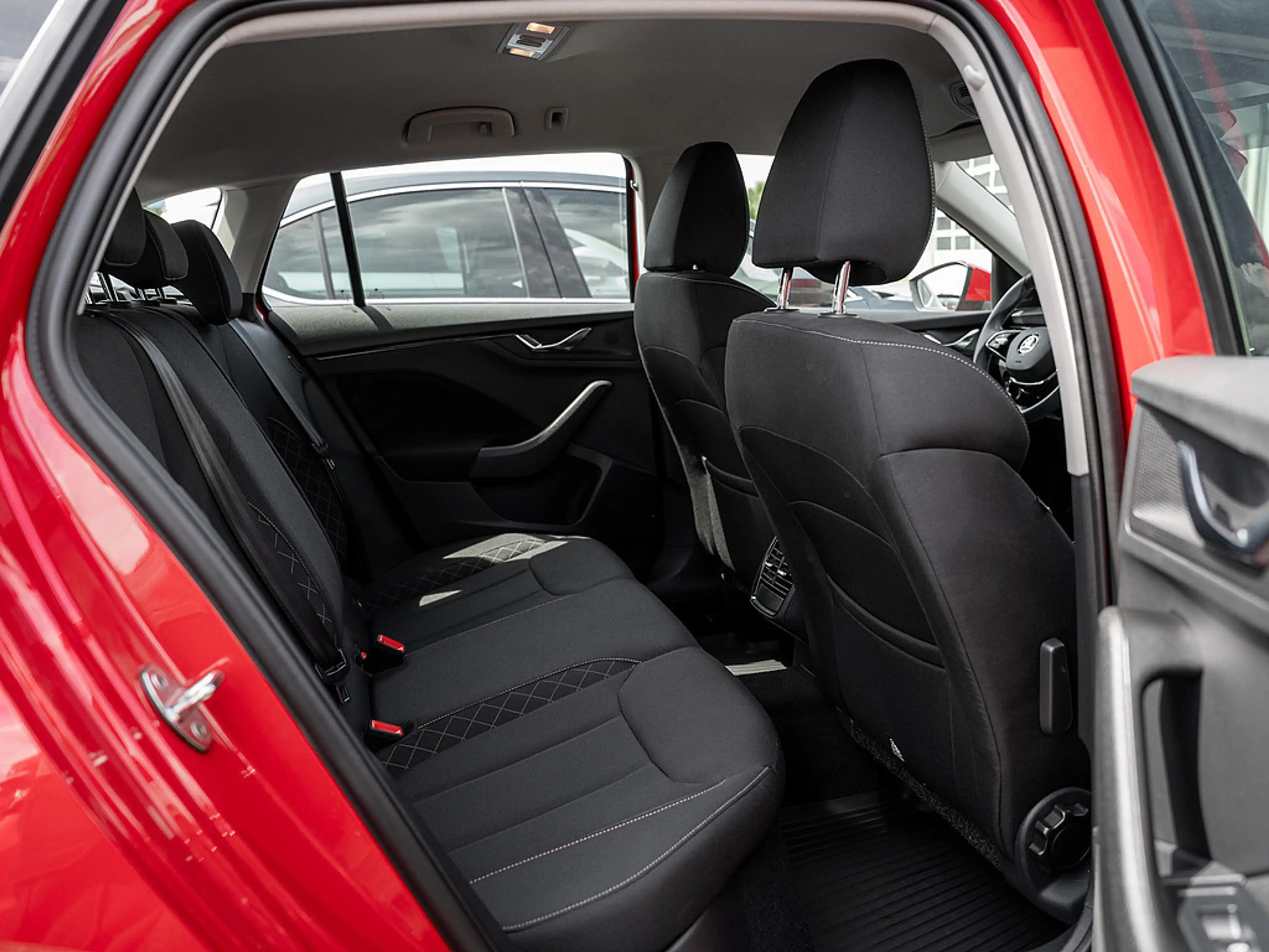 Skoda Scala 1.0 TSI Ambition NAVI KAM TEMPOMAT SHZ — photo 4