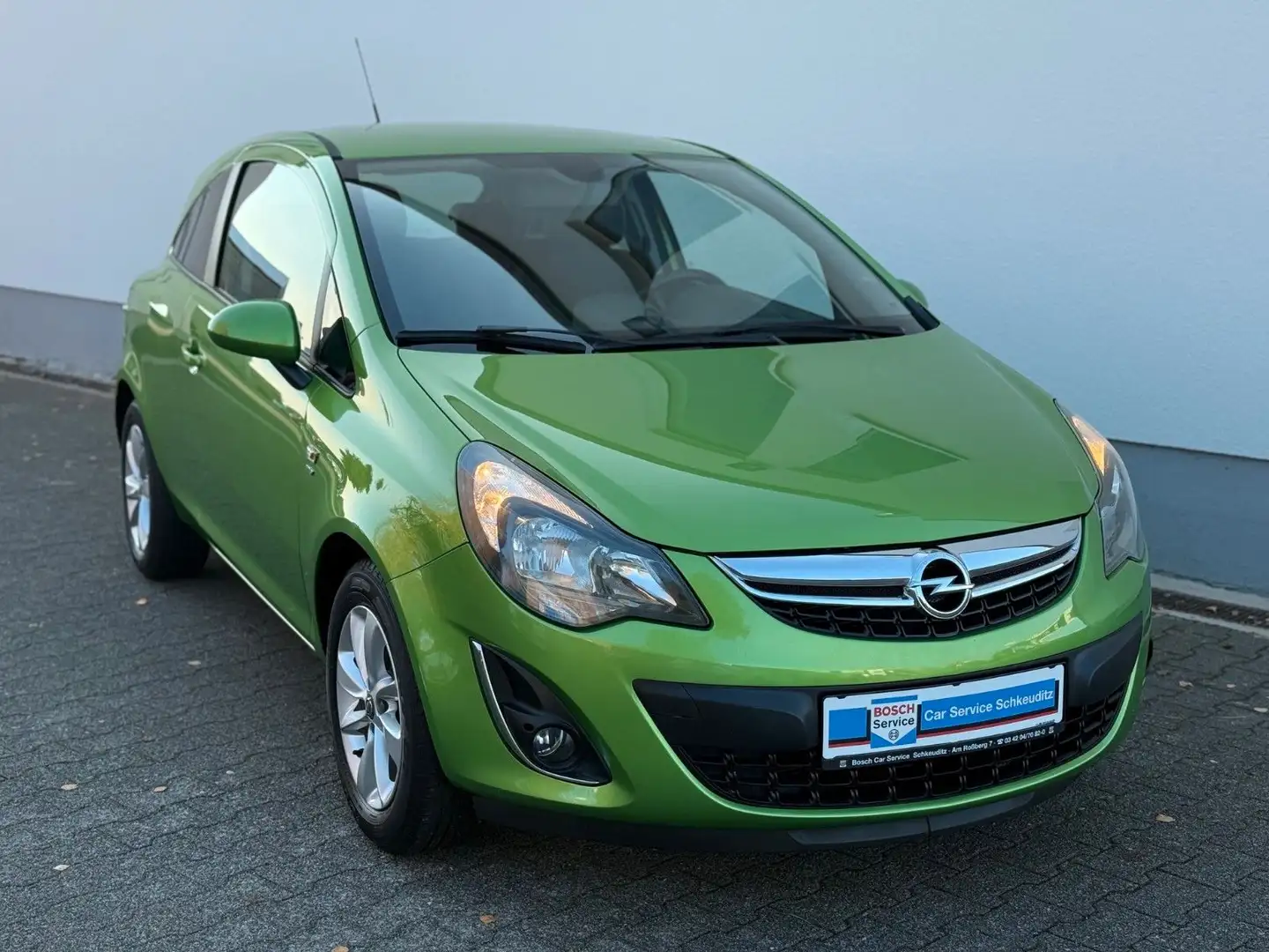 Opel Corsa D Energy, Lenkradheizung, Einparkhilfe hi Grün - 1