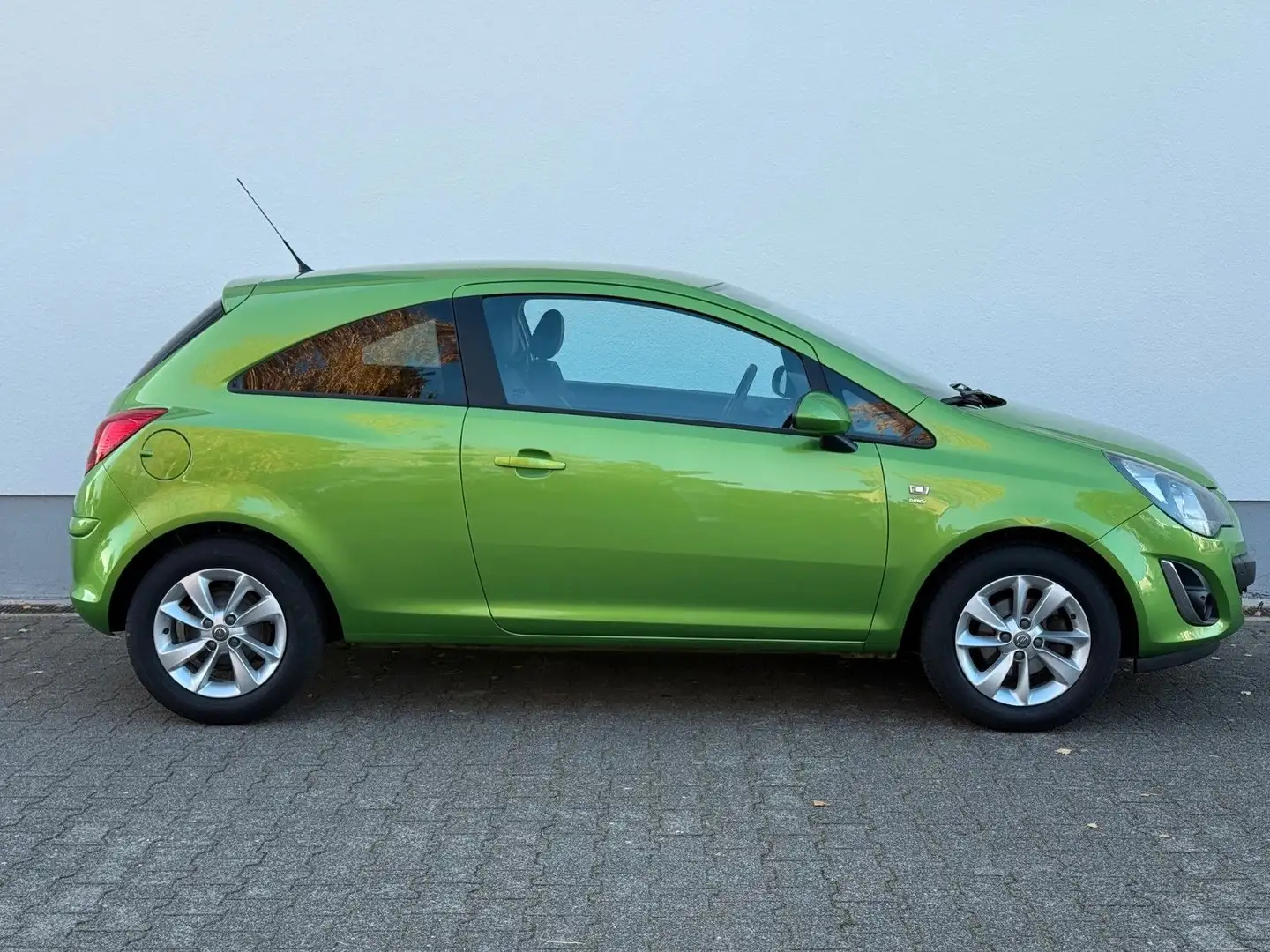 Opel Corsa D Energy, Lenkradheizung, Einparkhilfe hi Grün - 2