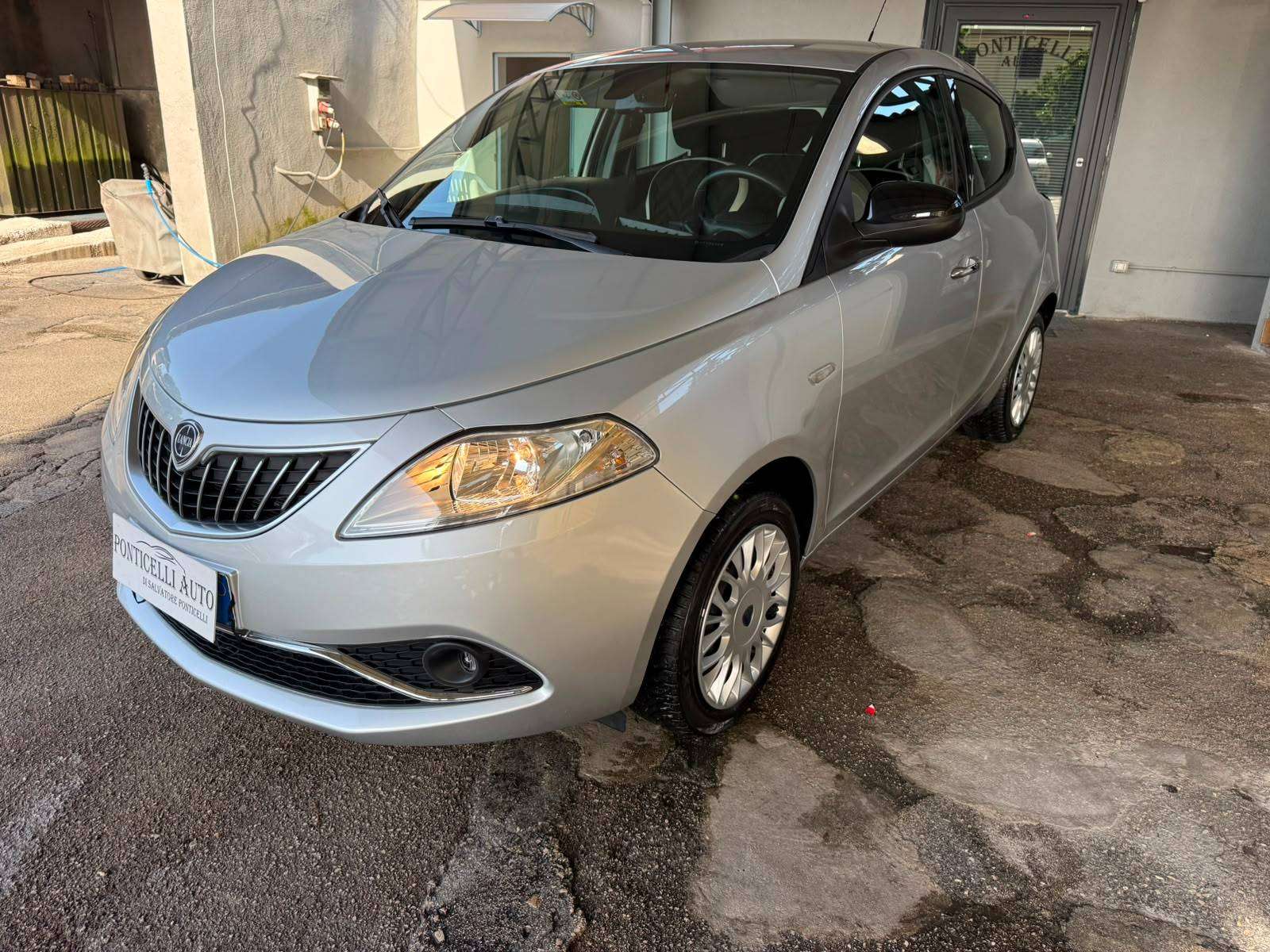 Lancia Ypsilon